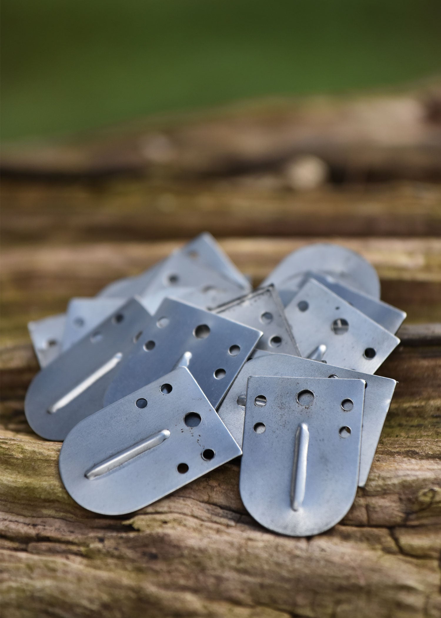 Imagen única de: Cachas De Acero Para Armadura Laminar, 25 Mm X 35 Mm, Con Nervadura Central (25 Piezas)