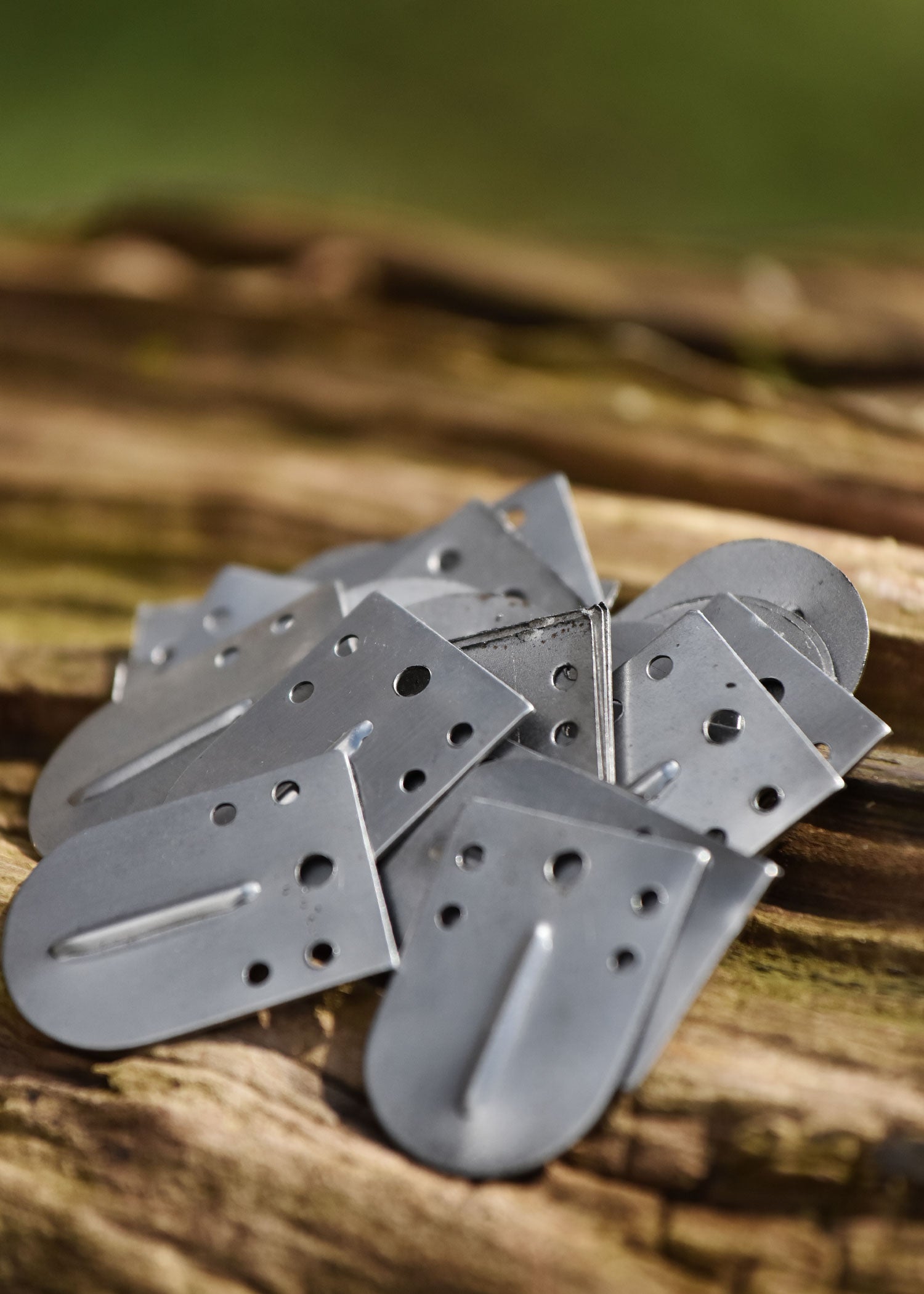 Imagen única de: Cachas De Acero Para Armadura Laminar, 25 Mm X 35 Mm, Con Nervadura Central (25 Piezas)