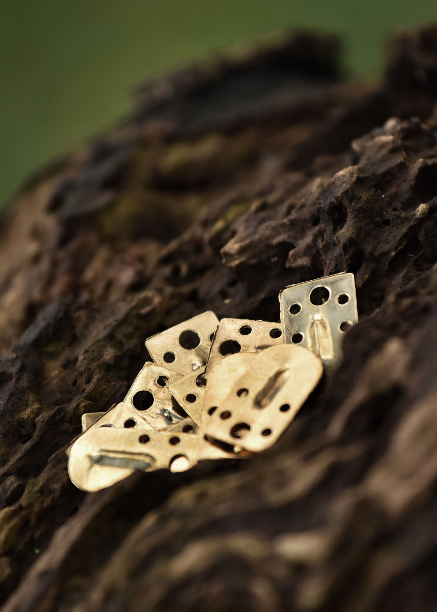 Imagen única de: Básculas De Latón Para Armadura De Listones De 13 Mm X 22 Mm (Paquete De 25)