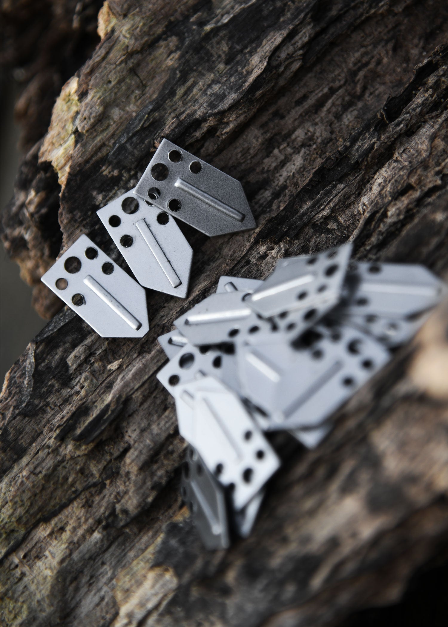 Imagen única de: Básculas De Acero Para Armadura De Listones De 13 Mm X 25 Mm (Paquete De 25)