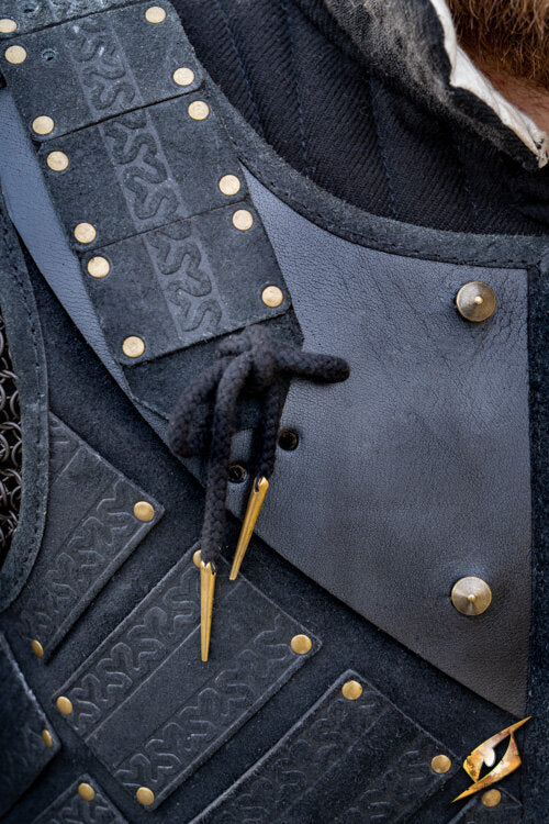 Imagen única de: Armadura De Hombro De Ante Woodsman