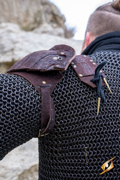 Imagen única de: Armadura De Hombro De Ante Woodsman