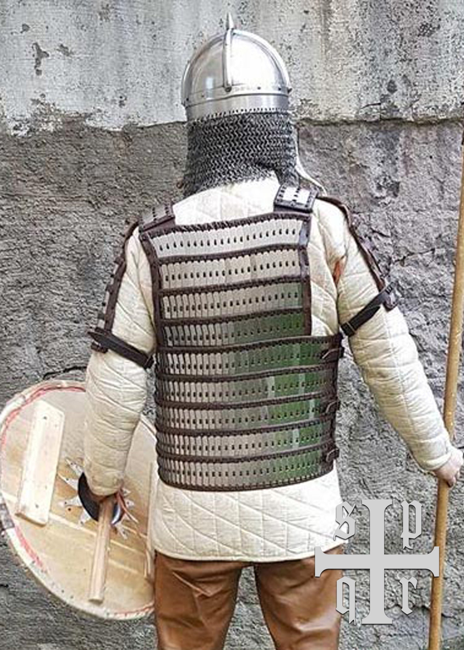 Imagen única de: Armadura Laminar Tipo Birka, Acero Y Cuero.