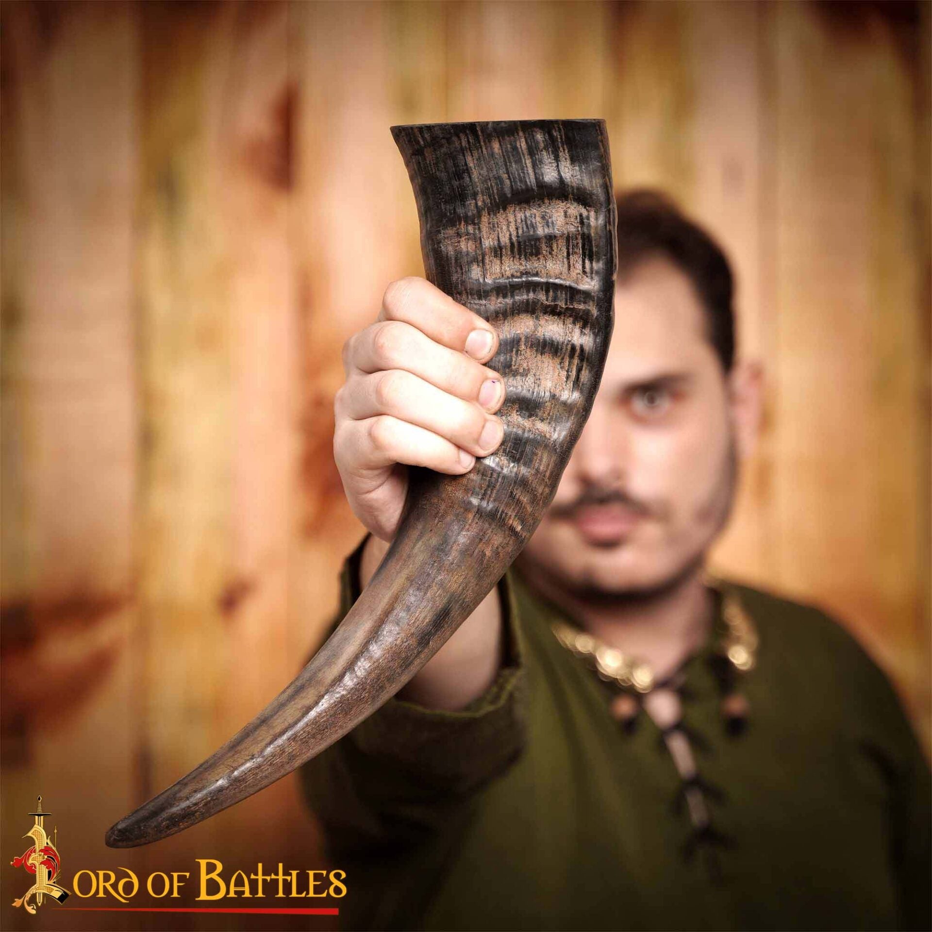 Imagen única de: Jarra de Cuerno de Buey Medieval con Acabado a Mano (400 Ml)