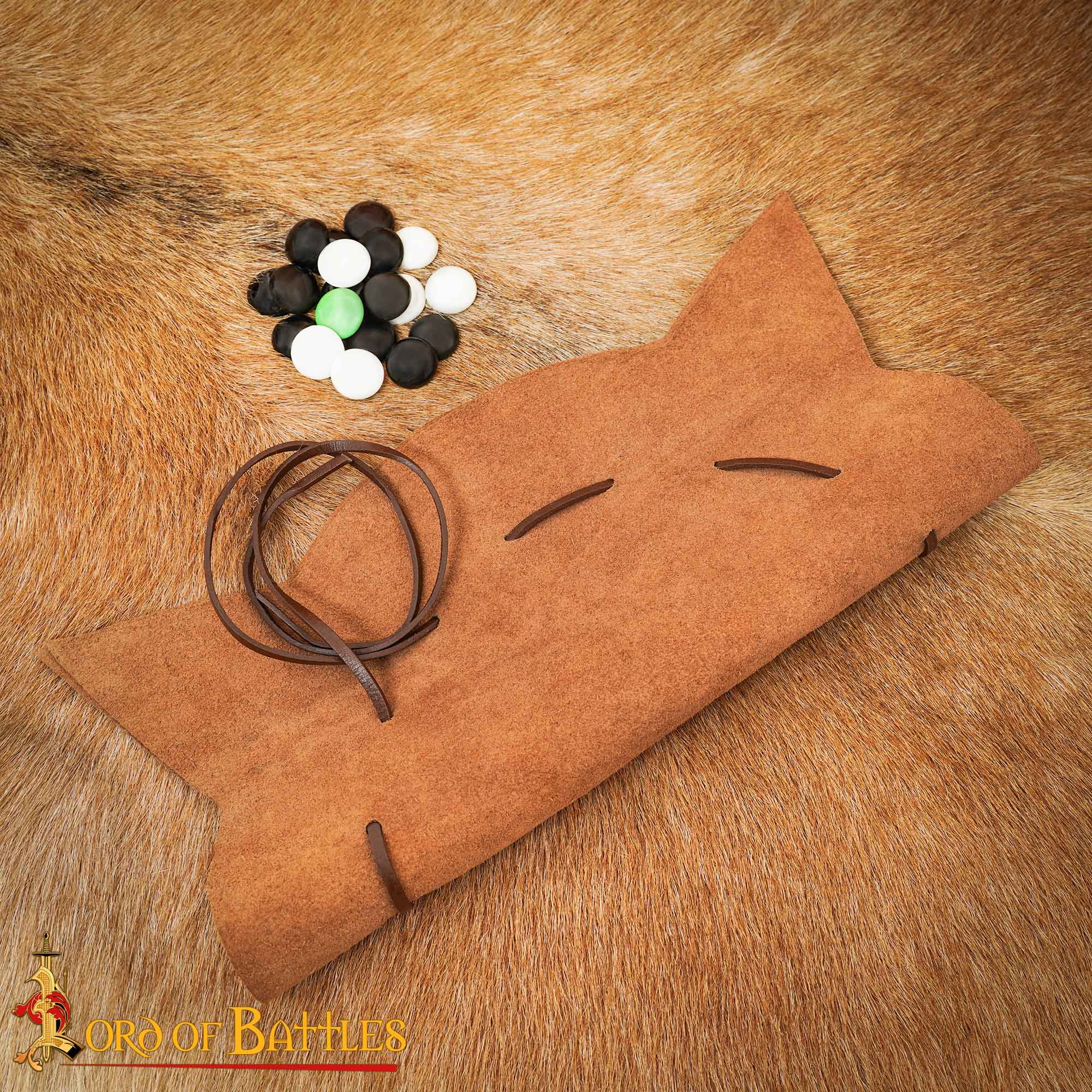 Imagen única de: Juego Hnefatafl Vikingo del Siglo X - Edición de Viaje de Cuero Hecho a Mano