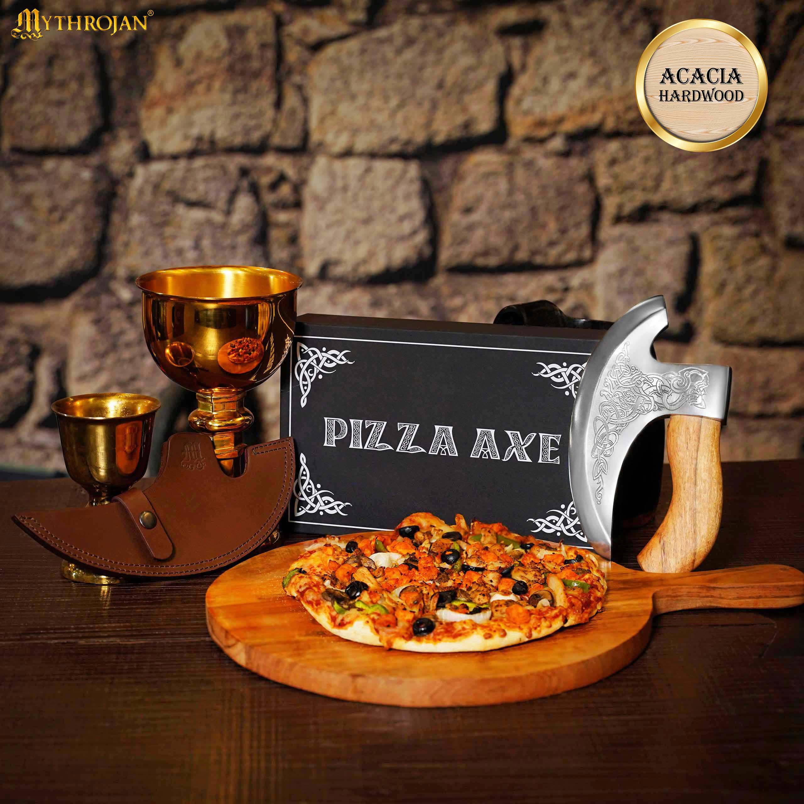 Imagen única de: Mythrojan Hacha Vikinga para Pizza - Cortador de Pizza de Acero Inoxidable Forjado a Mano con Mango de Acacia Maciza y Funda de Cuero - Grabado Celta - Caja de Regalo