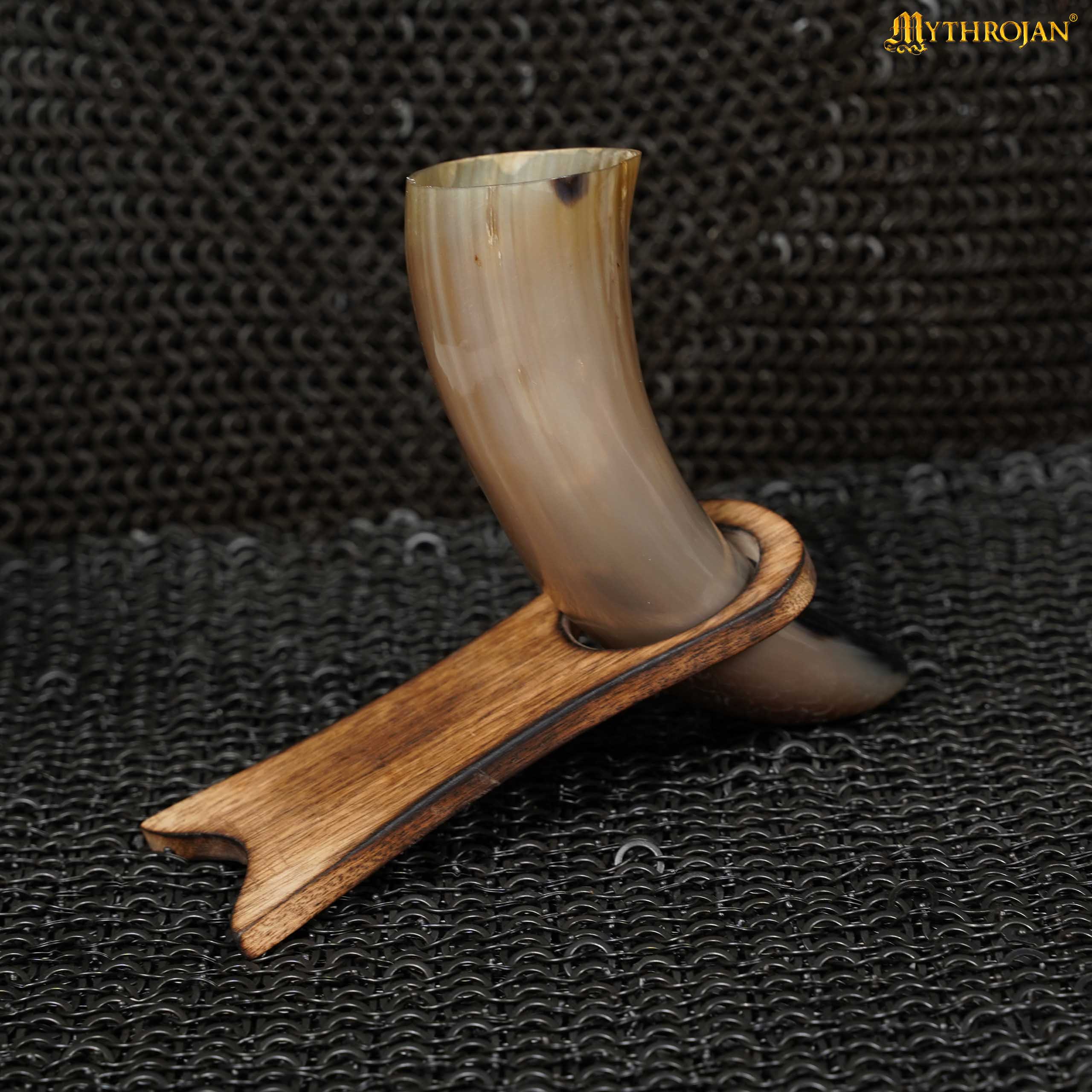 Imagen única de: Mythrojan Estante de Cuerno para Beber de Madera Maciza | Acabado Natural Soporte Vikingo para Aguamiel | Soporte Medieval para Cuerno