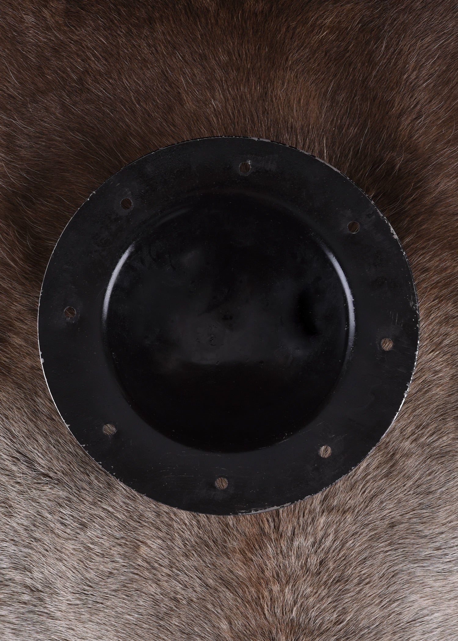 Imagen única de: Jefe De Escudo Con Remaches, 21,5 Cm