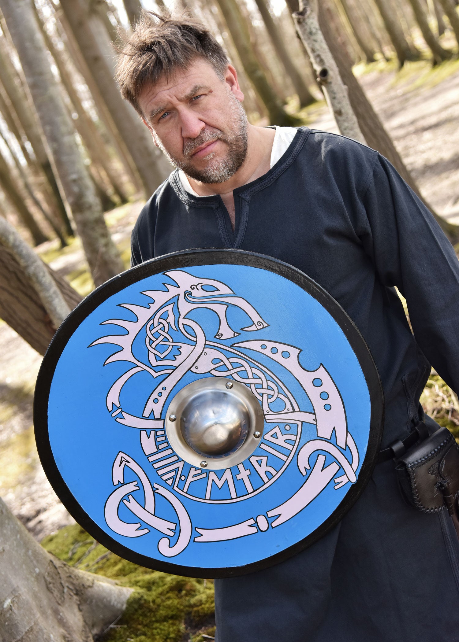 Imagen única de: Escudo Vikingo Con Motivo Fenrir Pintado A Mano 24"