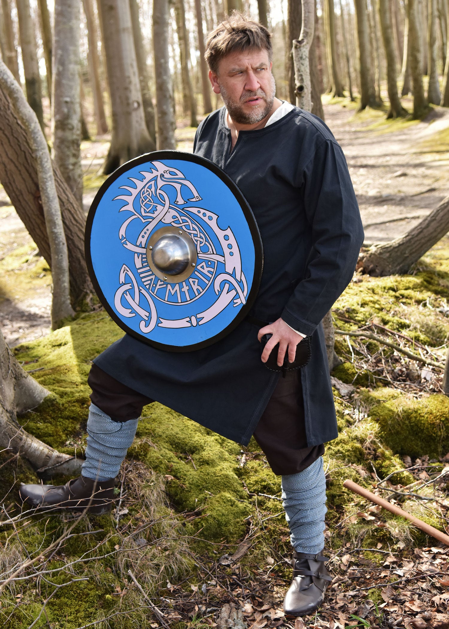 Imagen única de: Escudo Vikingo Con Motivo Fenrir Pintado A Mano 24"
