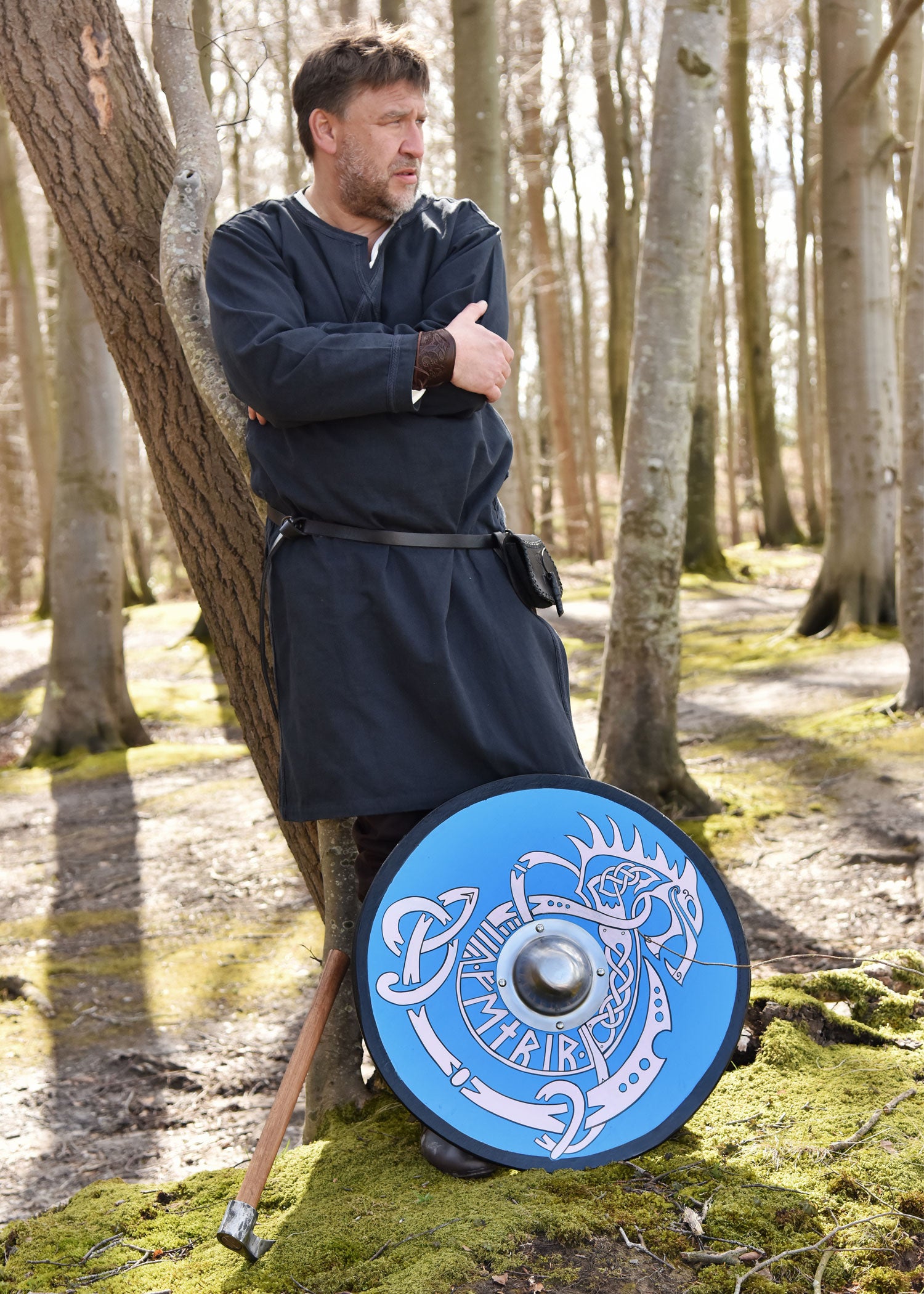 Imagen única de: Escudo Vikingo Con Motivo Fenrir Pintado A Mano 24"