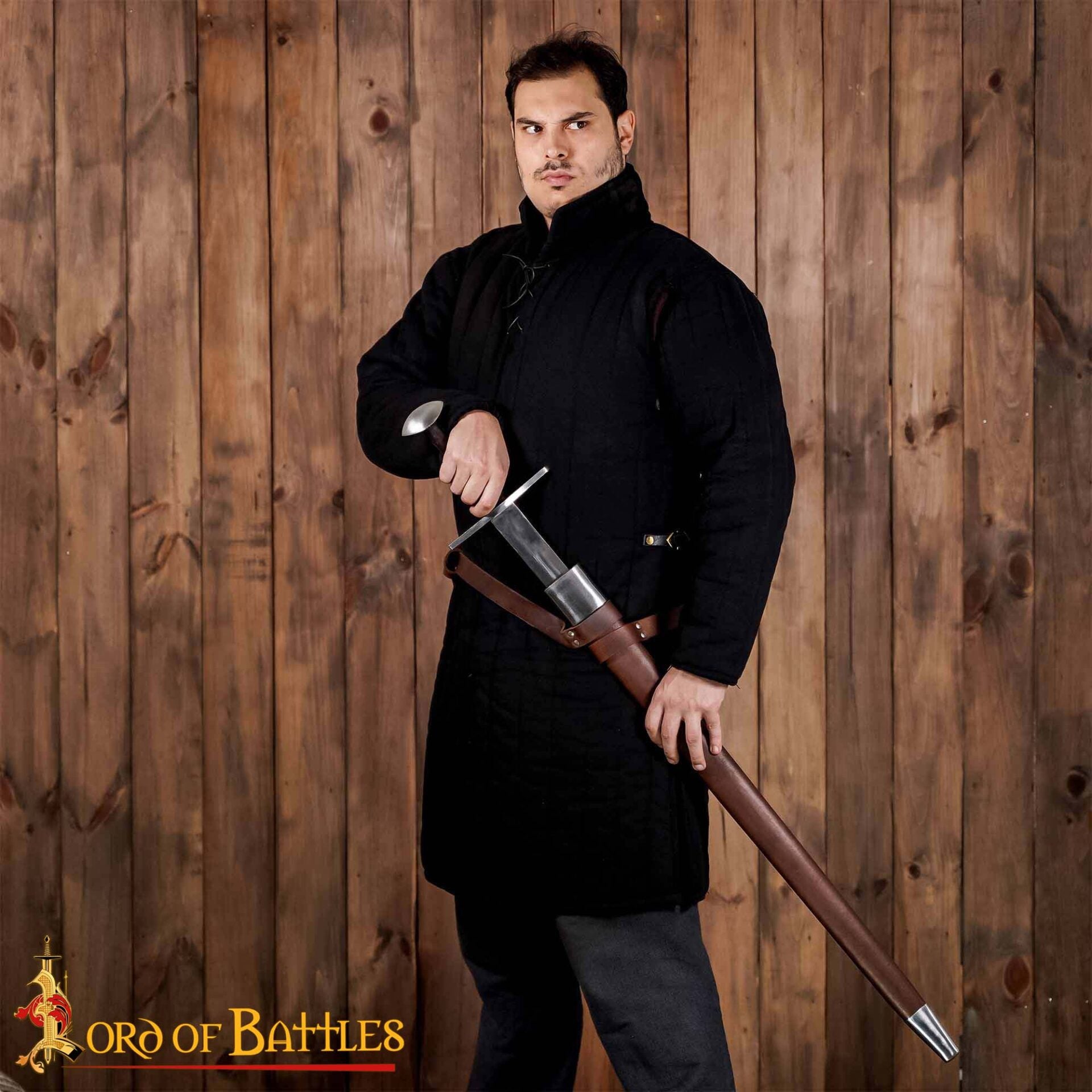 Imagen única de: Espada Larga Normanda Forjada a Mano con Vaina de Cuero - Funcional