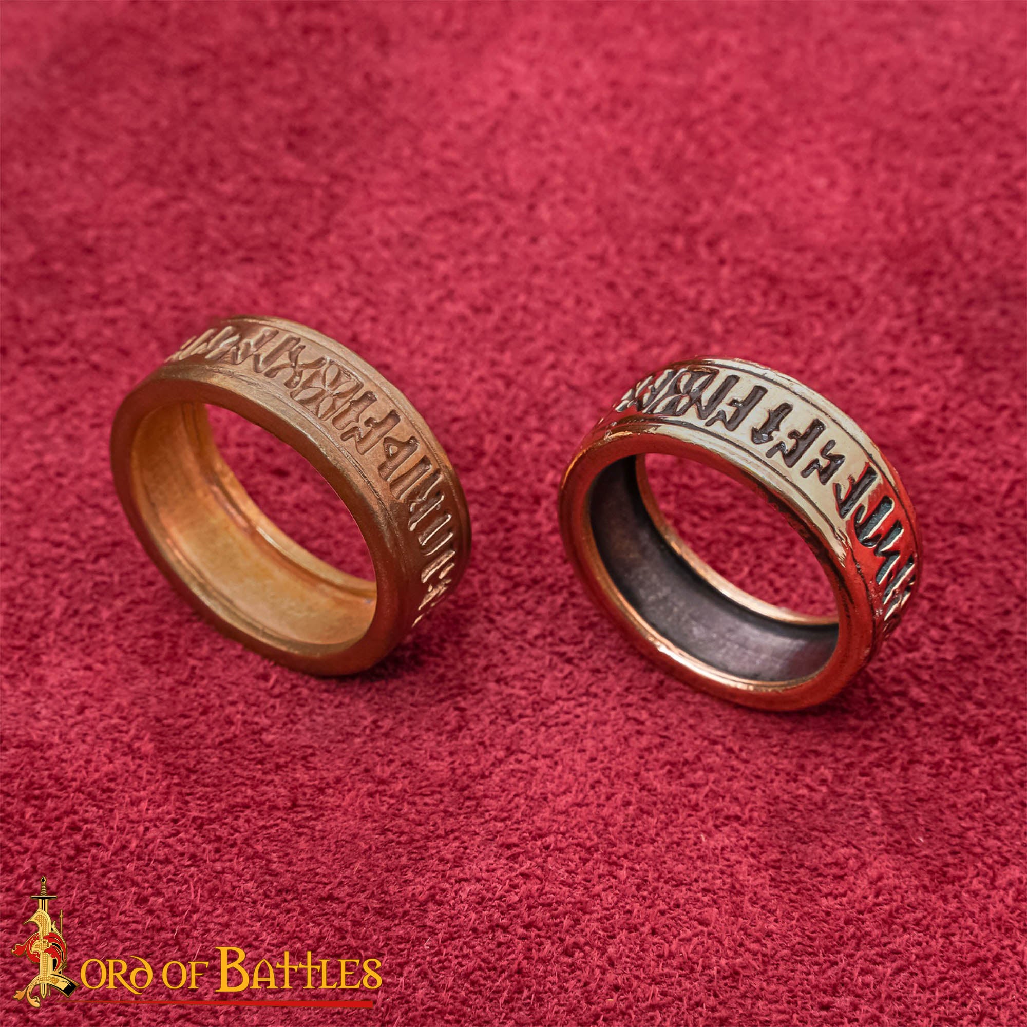 Imagen única de: Anillo de Bronce del Siglo Xi-xii con Inscripción - Escritura Gótica, Fundición a la Cera Perdida