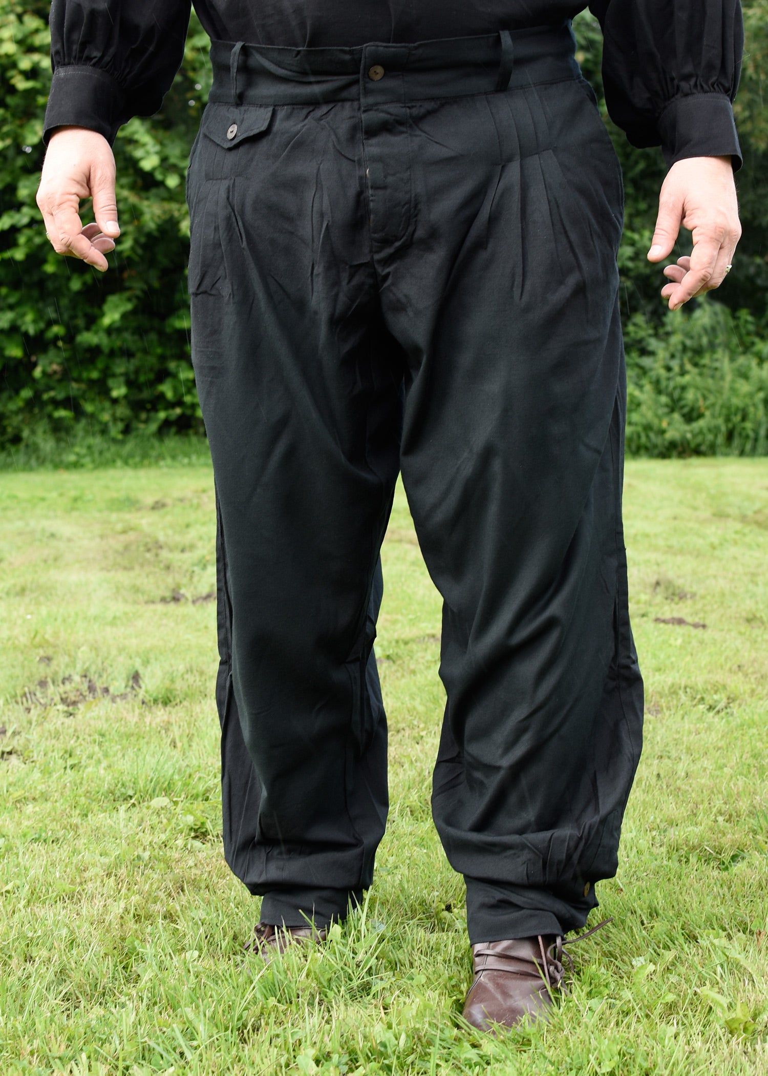 Imagen única de: Pantalón Plisado Con Cinturilla Abotonada, Negro