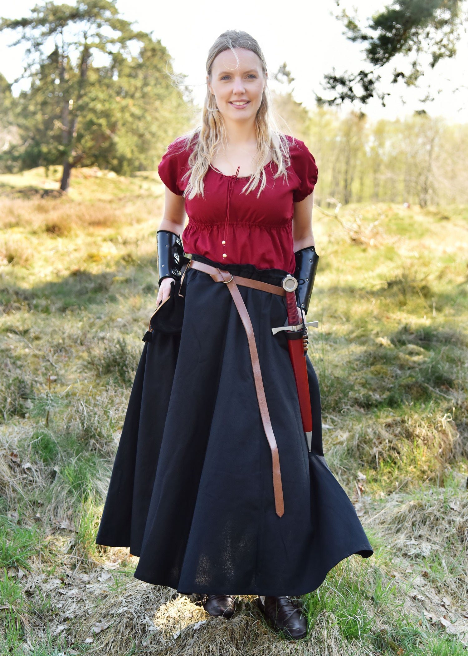 Imagen única de: Falda Medieval, De Vuelo, Negra