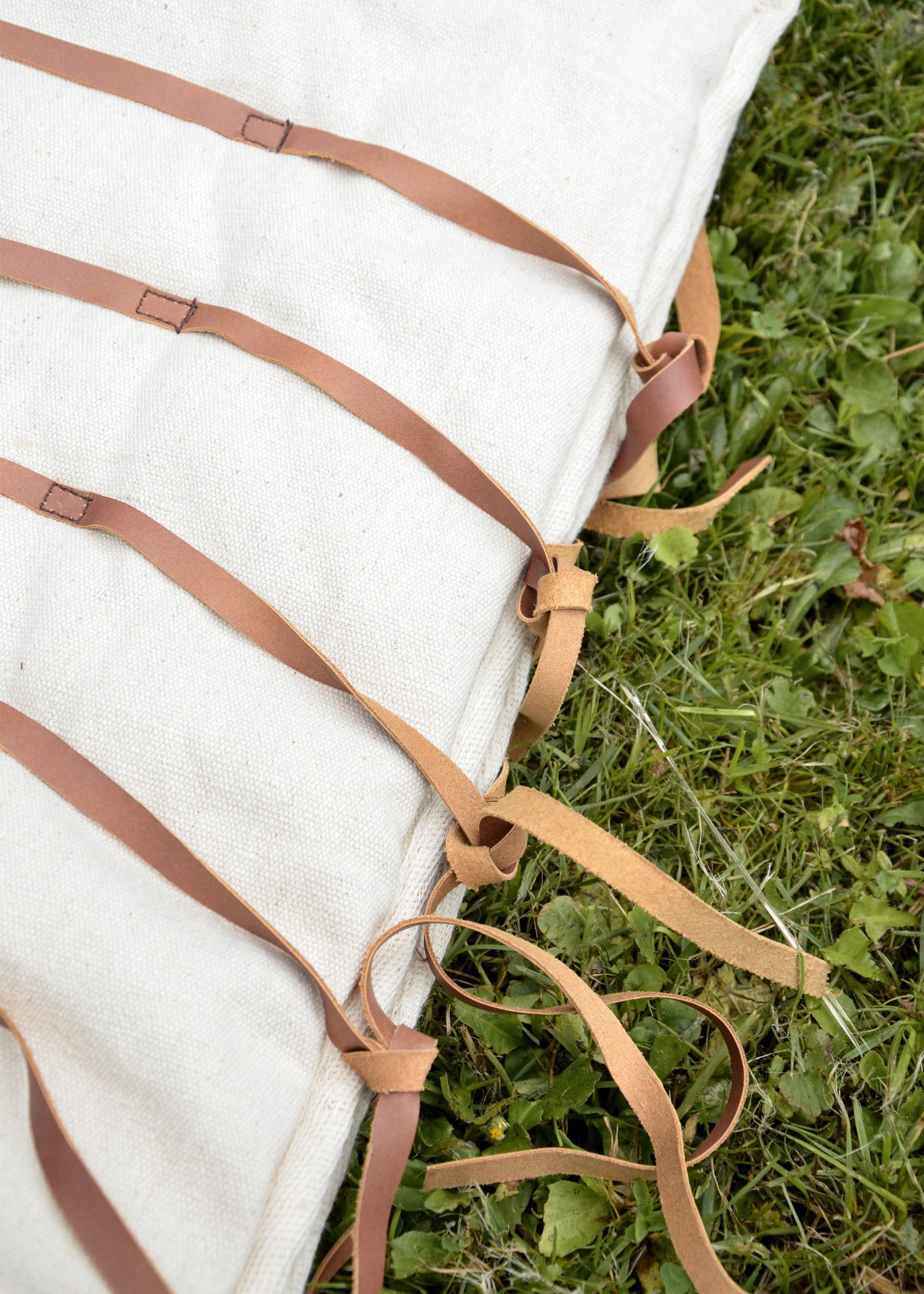 Imagen única de: Almohadillas Para Piernas De Gladiador