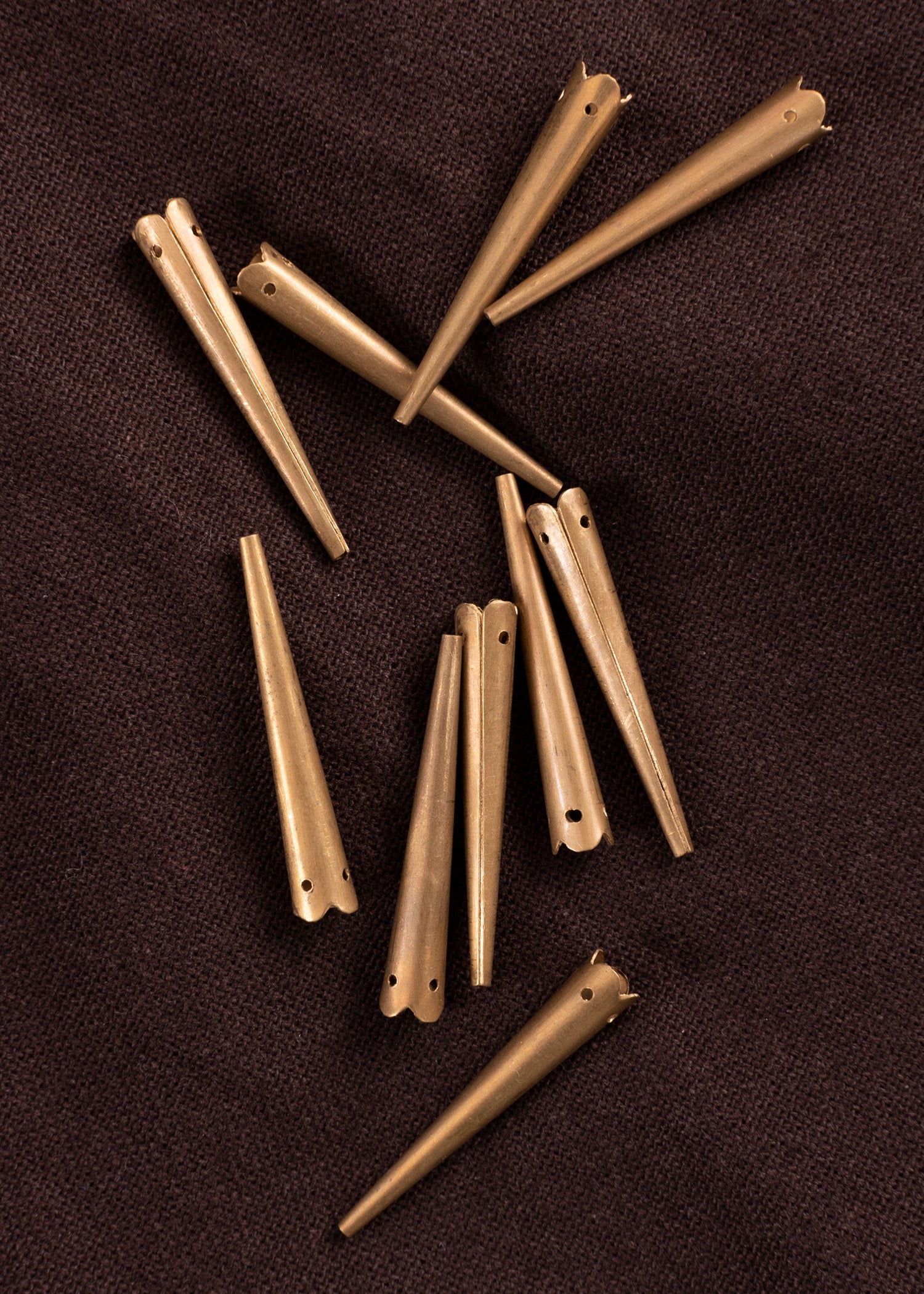 Imagen única de: Puntas De Nido De Latón, Con Corona, 10 Piezas