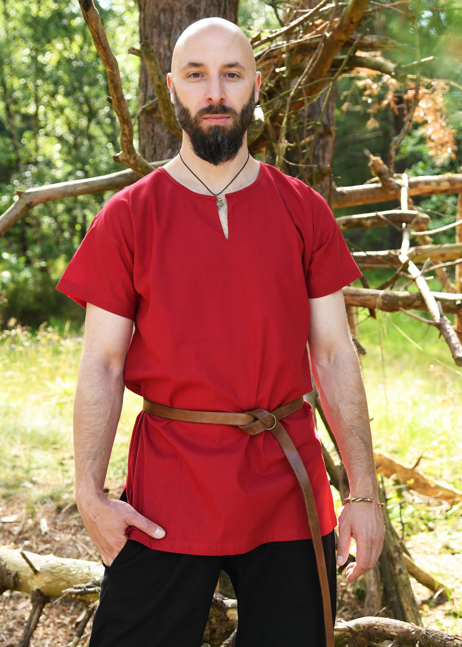 Imagen única de: Túnica Medieval Sencilla Sigmund, Manga Corta, Roja