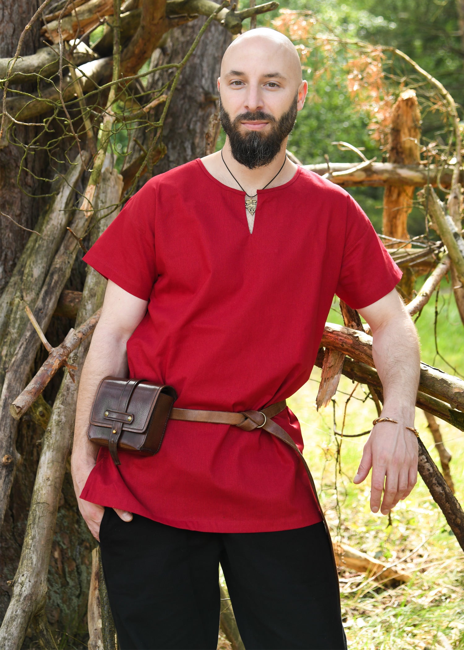 Imagen única de: Túnica Medieval Sencilla Sigmund, Manga Corta, Roja