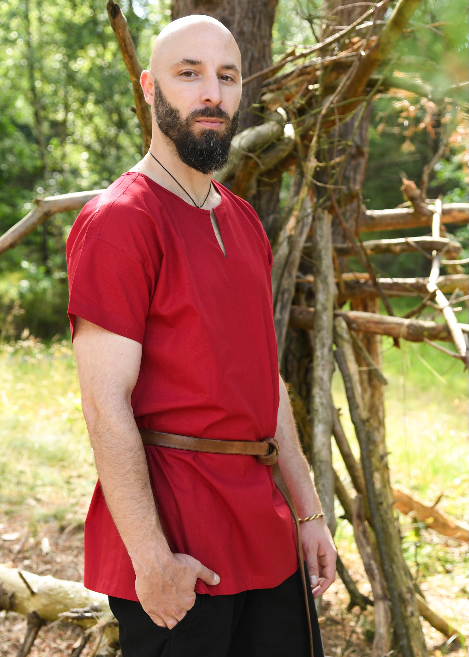 Imagen única de: Túnica Medieval Sencilla Sigmund, Manga Corta, Roja