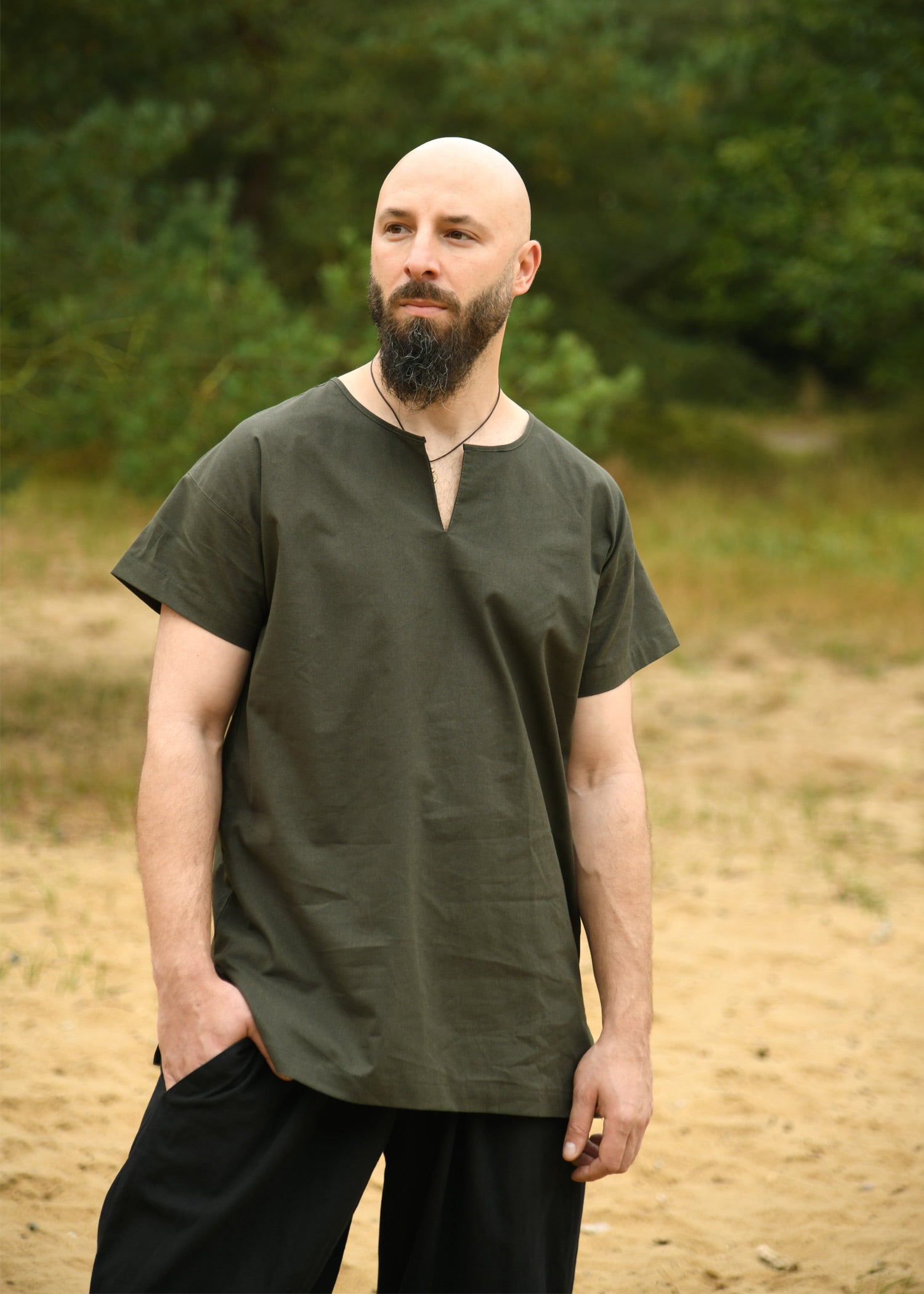 Imagen única de: Túnica Medieval Sencilla Sigmund, Manga Corta, Verde Oliva