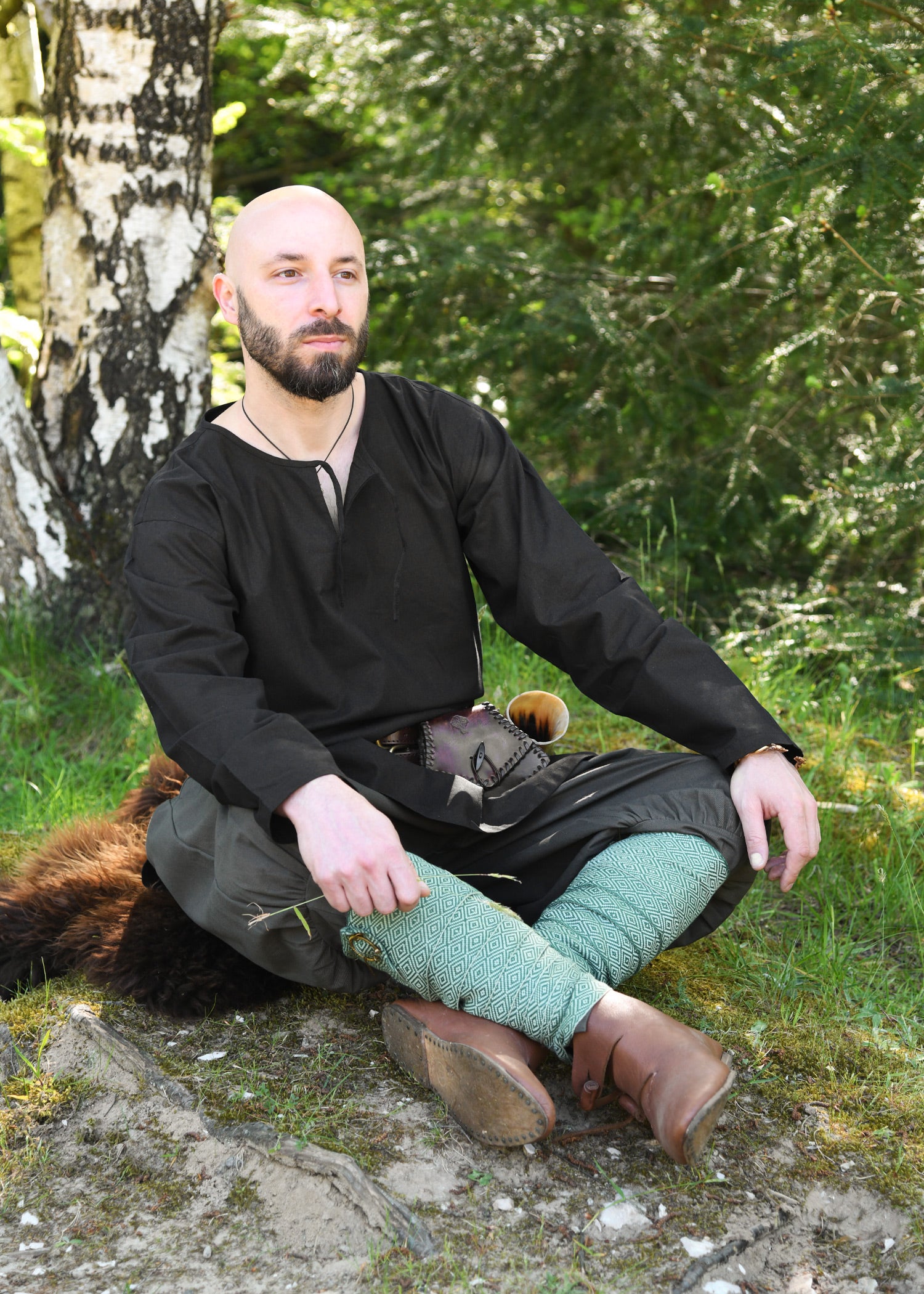 Imagen única de: Túnica Medieval Sencilla Gunther, Mangas Largas, Negro