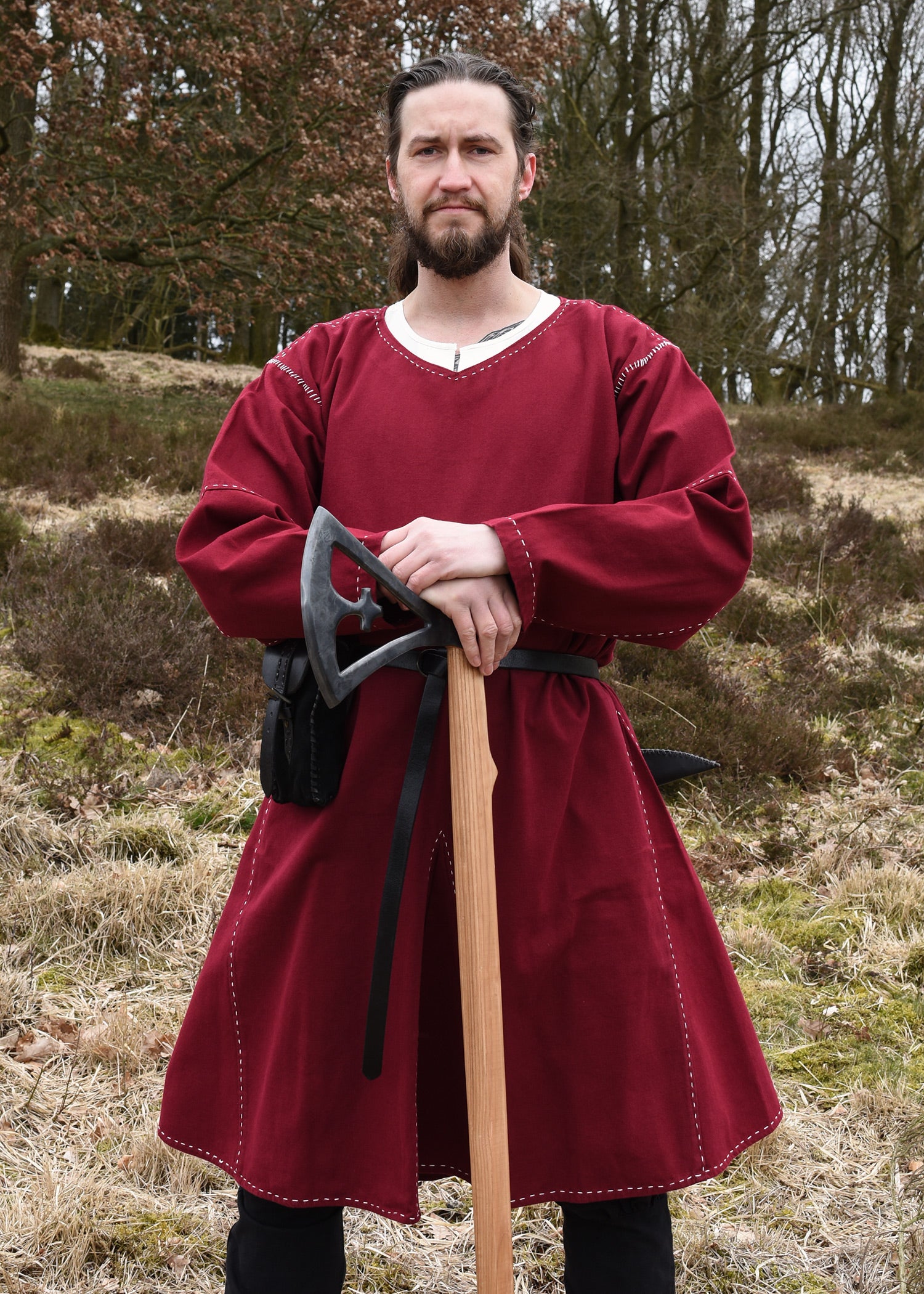 Imagen única de: Túnica Medieval Kragelund Askur, Manga Larga, Rojo Vino
