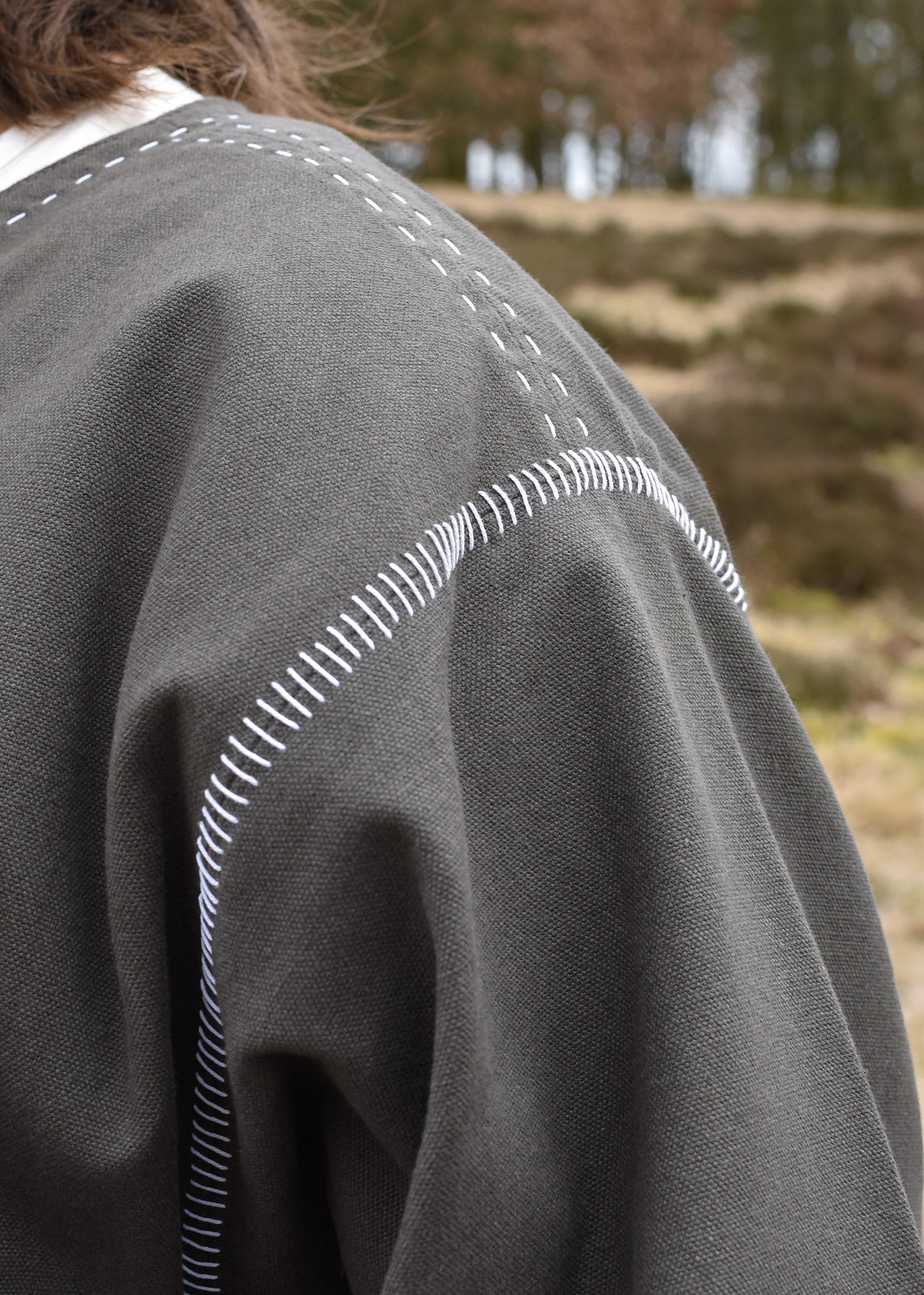 Imagen única de: Túnica Medieval Kragelund Askur, Mangas Largas, Verde Oliva