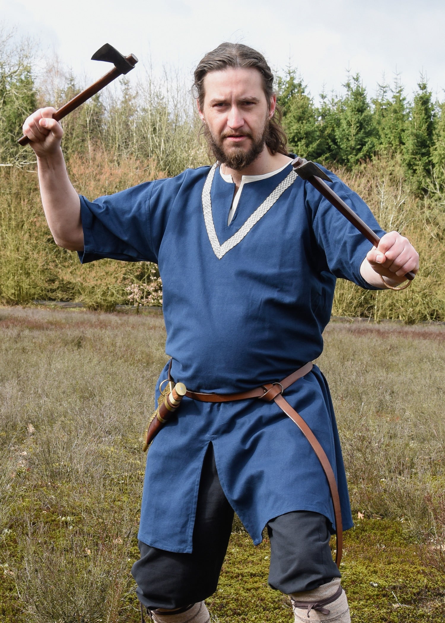 Imagen única de: Túnica Medieval Ailrik Con Borde, Mangas Cortas, Azul