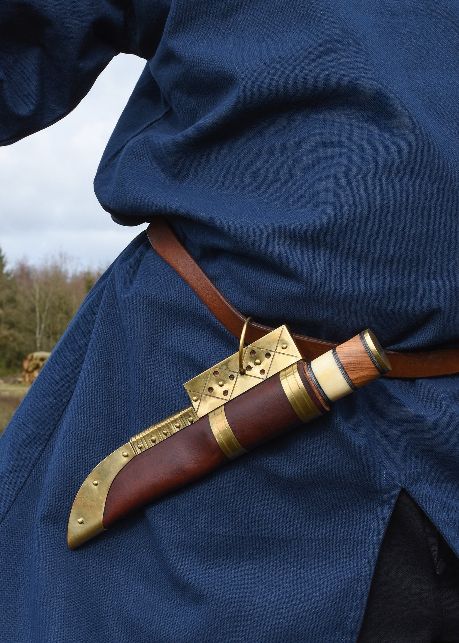 Imagen única de: Túnica Medieval Ailrik Con Borde, Mangas Cortas, Azul