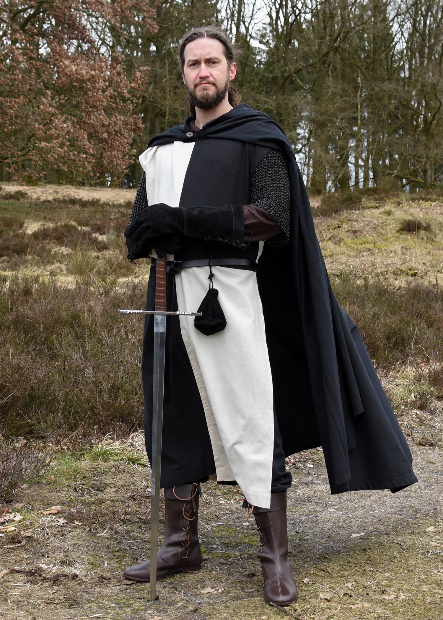 Imagen única de: Túnica Medieval Eckhart, Mi-parti, Natural/negro