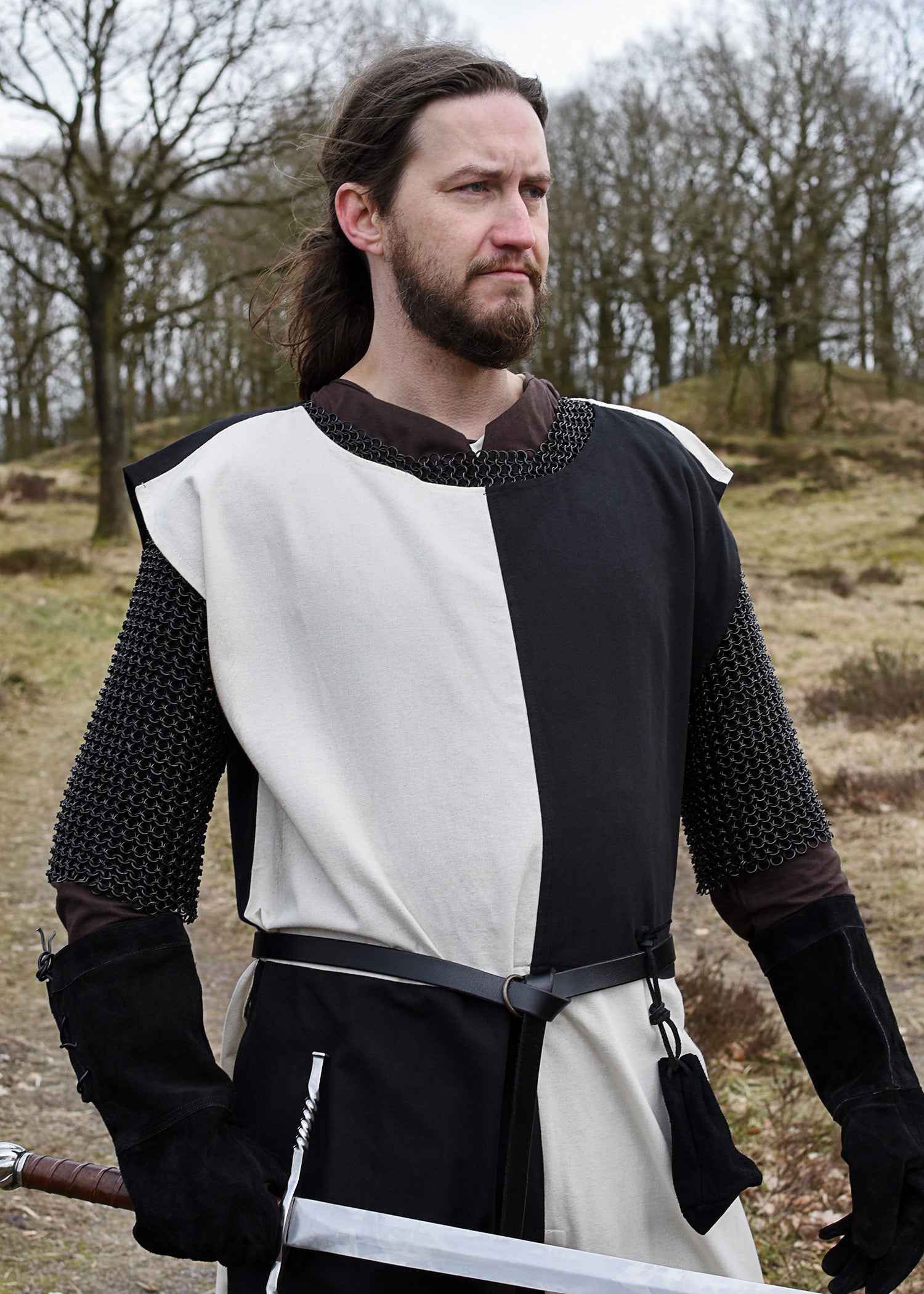 Imagen única de: Túnica Medieval Eckhart, Mi-parti, Natural/negro