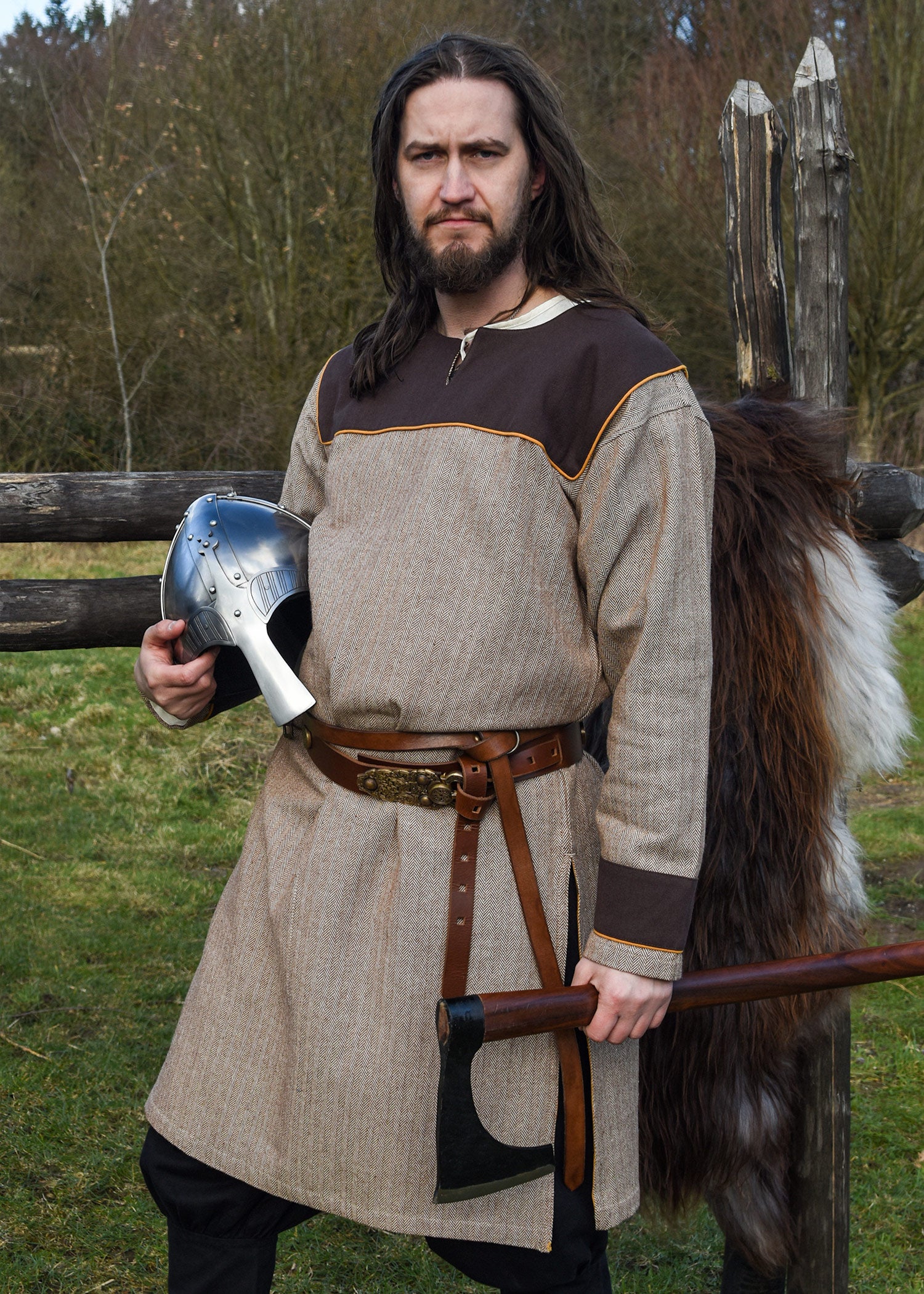 Imagen única de: Túnica Vikinga Ove Con Diseño De Espiga, Marrón