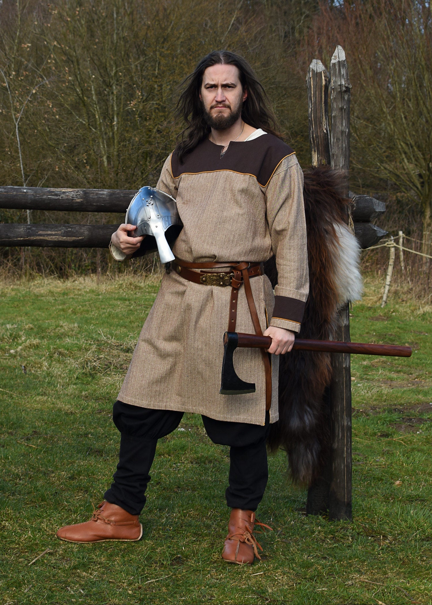 Imagen única de: Túnica Vikinga Ove Con Diseño De Espiga, Marrón