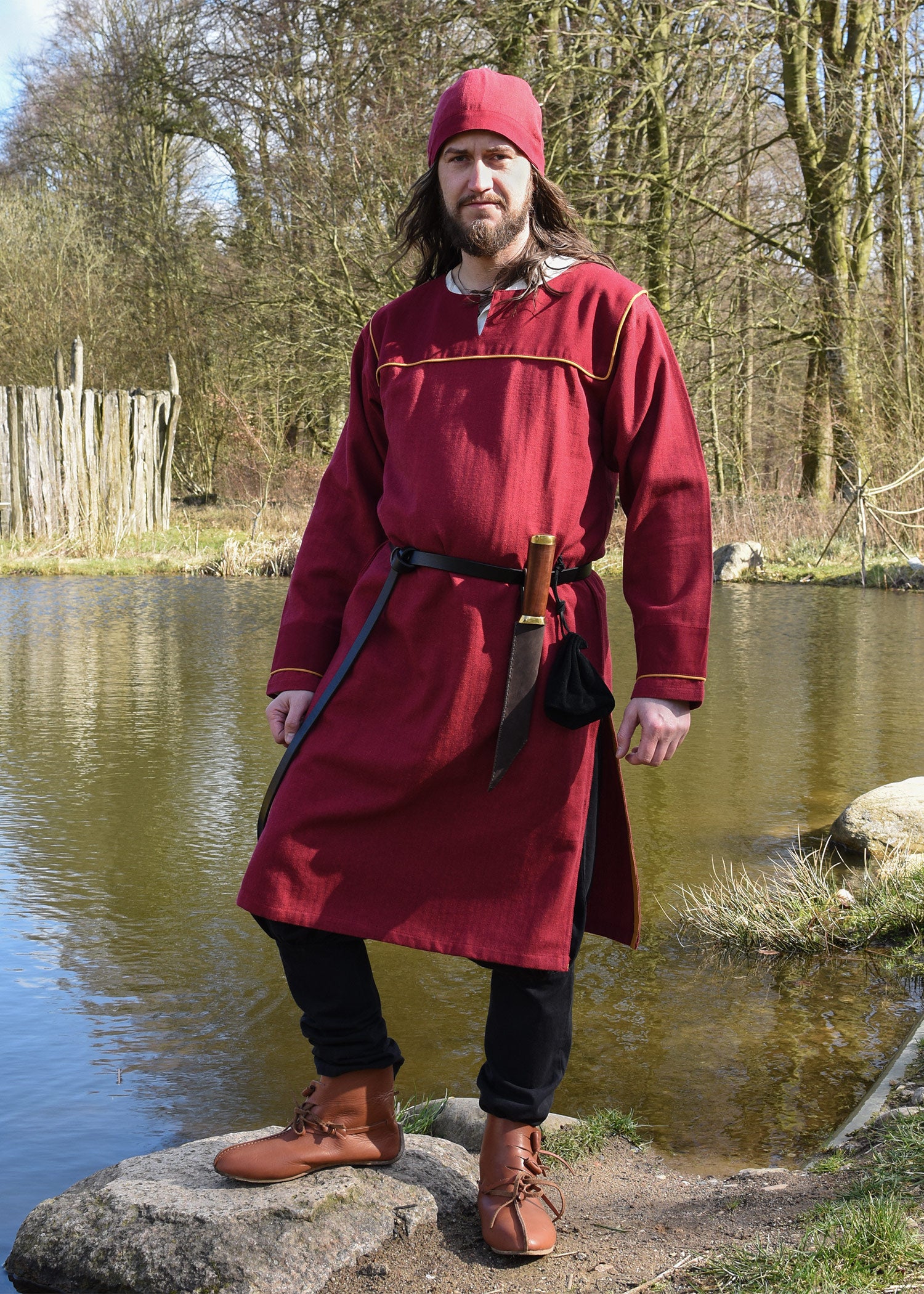Imagen única de: Túnica Vikinga Ove Con Diseño De Espiga, Rojo Vino
