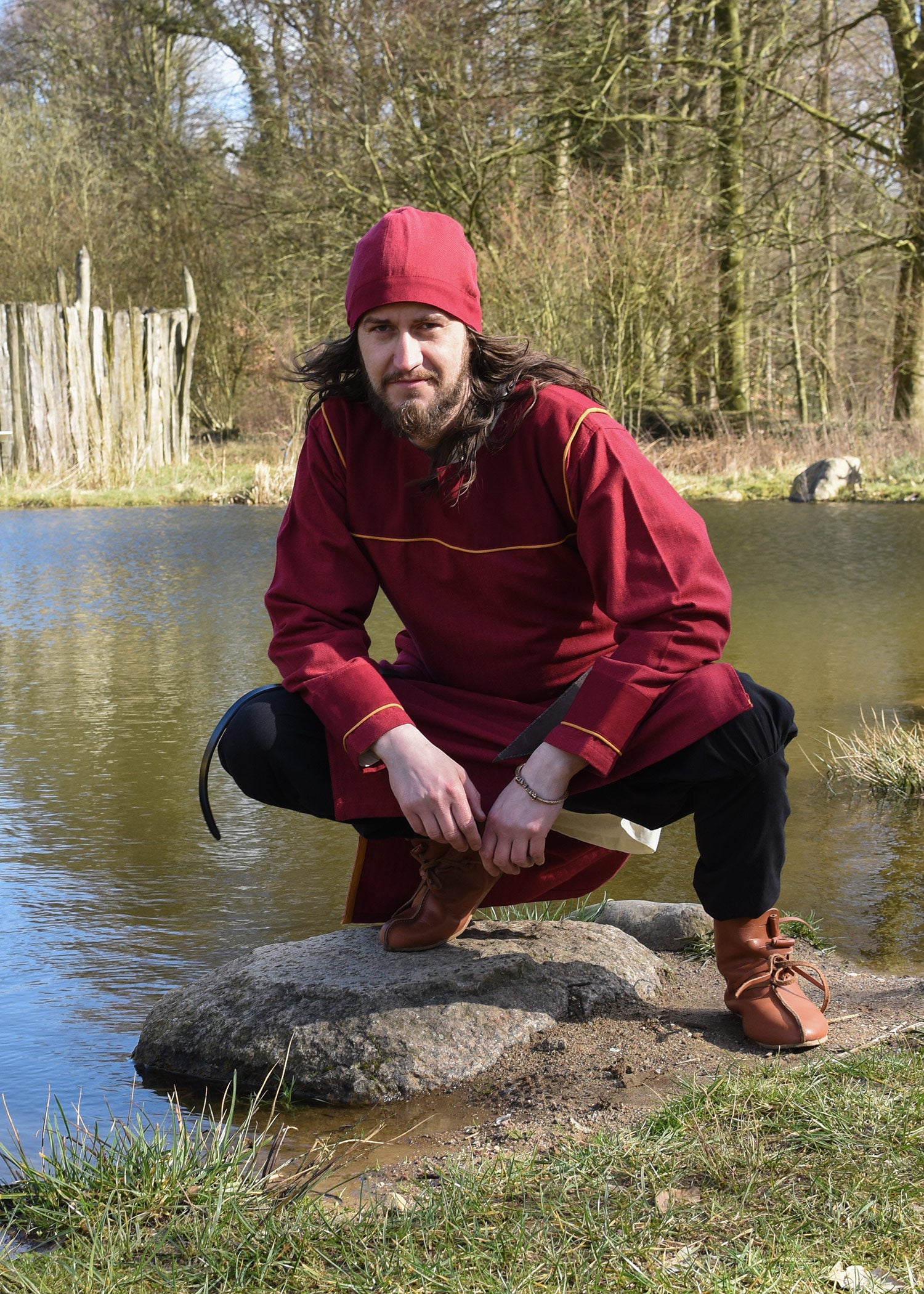 Imagen única de: Túnica Vikinga Ove Con Diseño De Espiga, Rojo Vino