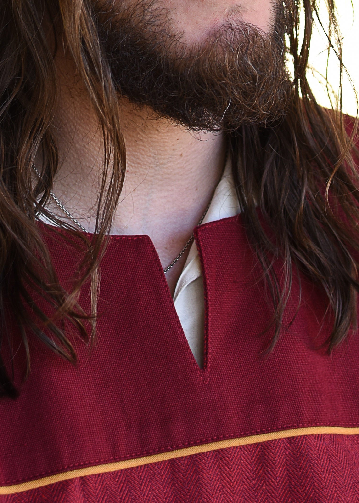 Imagen única de: Túnica Vikinga Ove Con Diseño De Espiga, Rojo Vino