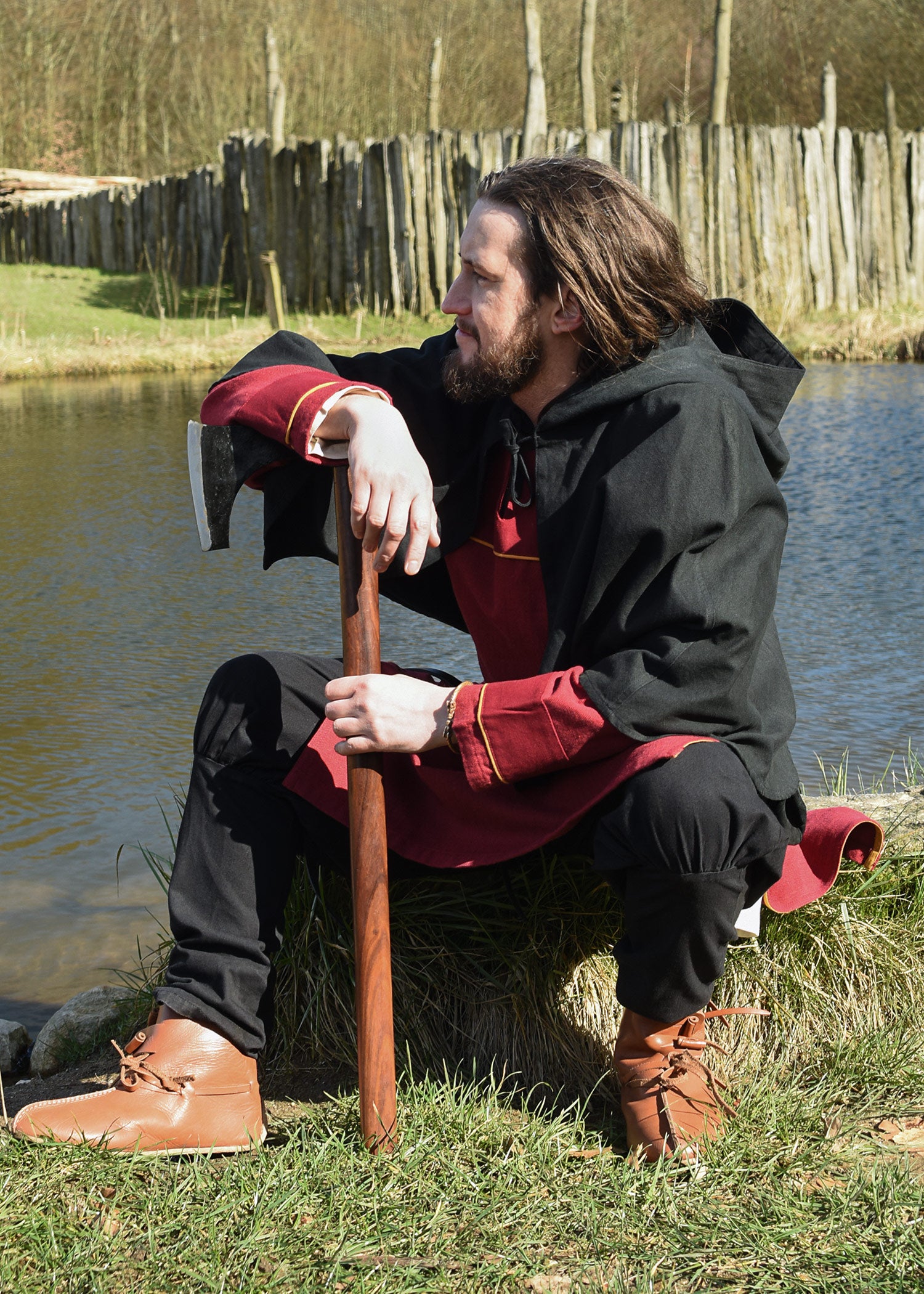 Imagen única de: Túnica Vikinga Ove Con Diseño De Espiga, Rojo Vino