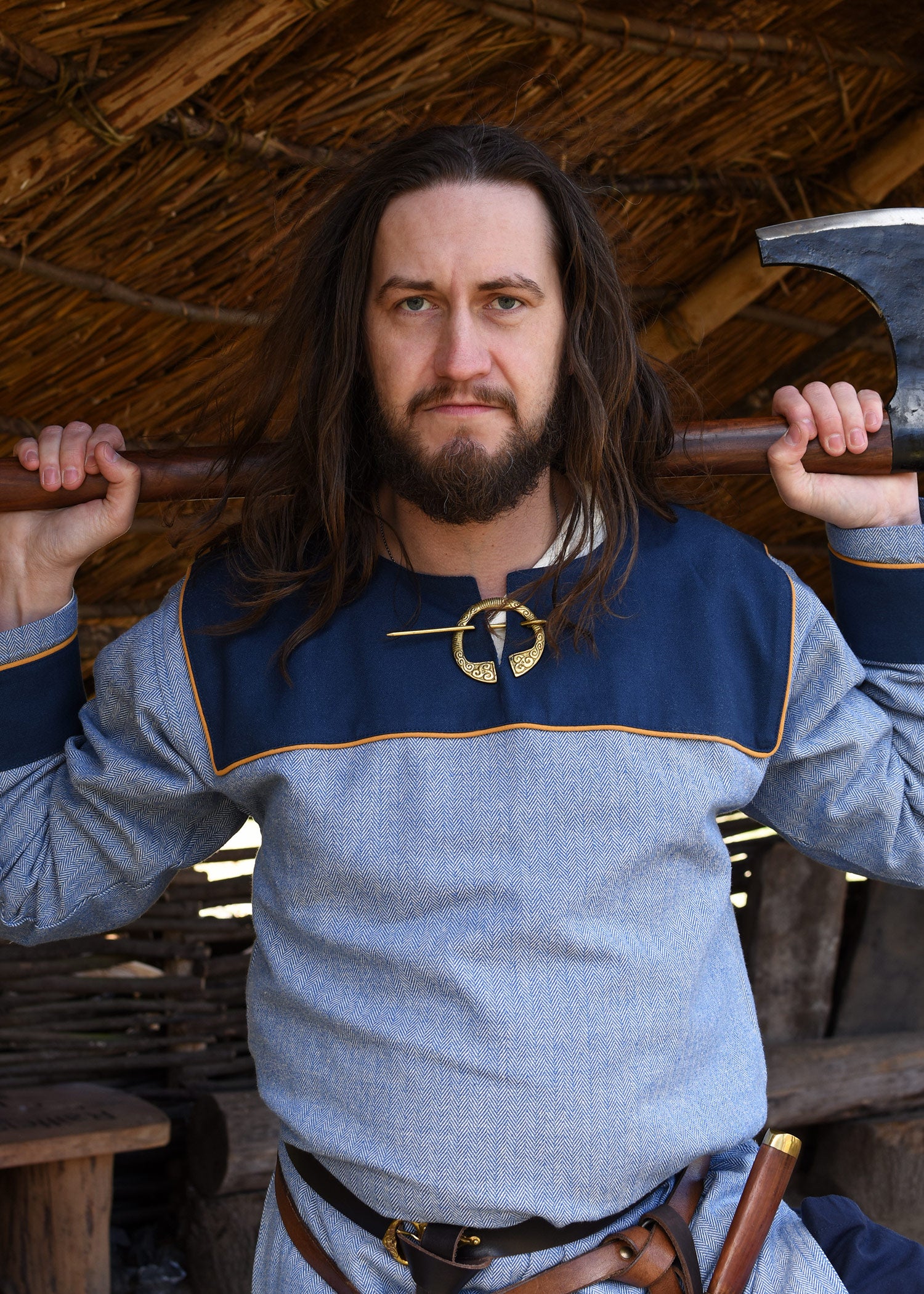 Imagen única de: Túnica Vikinga Ove Con Diseño De Espiga, Azul