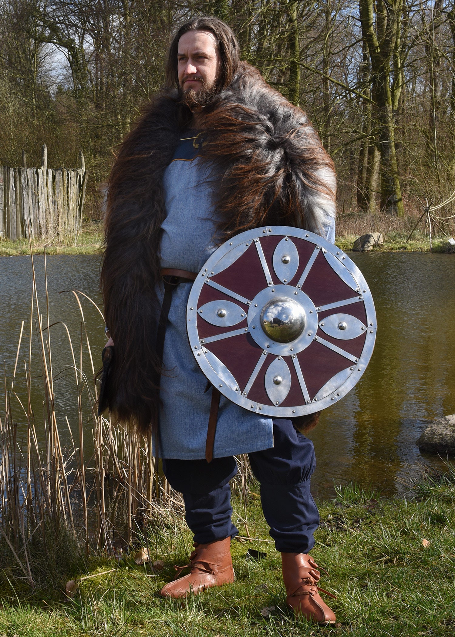 Imagen única de: Túnica Vikinga Ove Con Diseño De Espiga, Azul