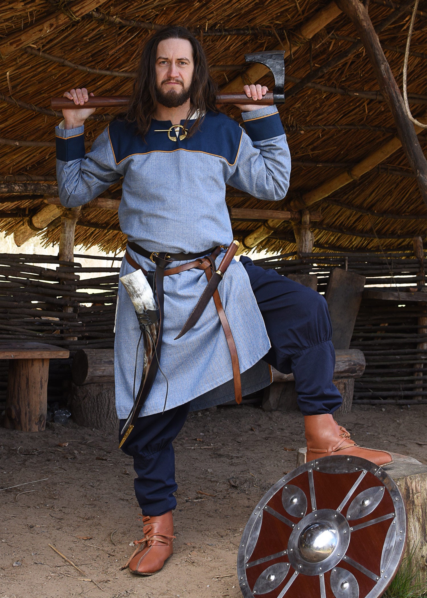 Imagen única de: Túnica Vikinga Ove Con Diseño De Espiga, Azul