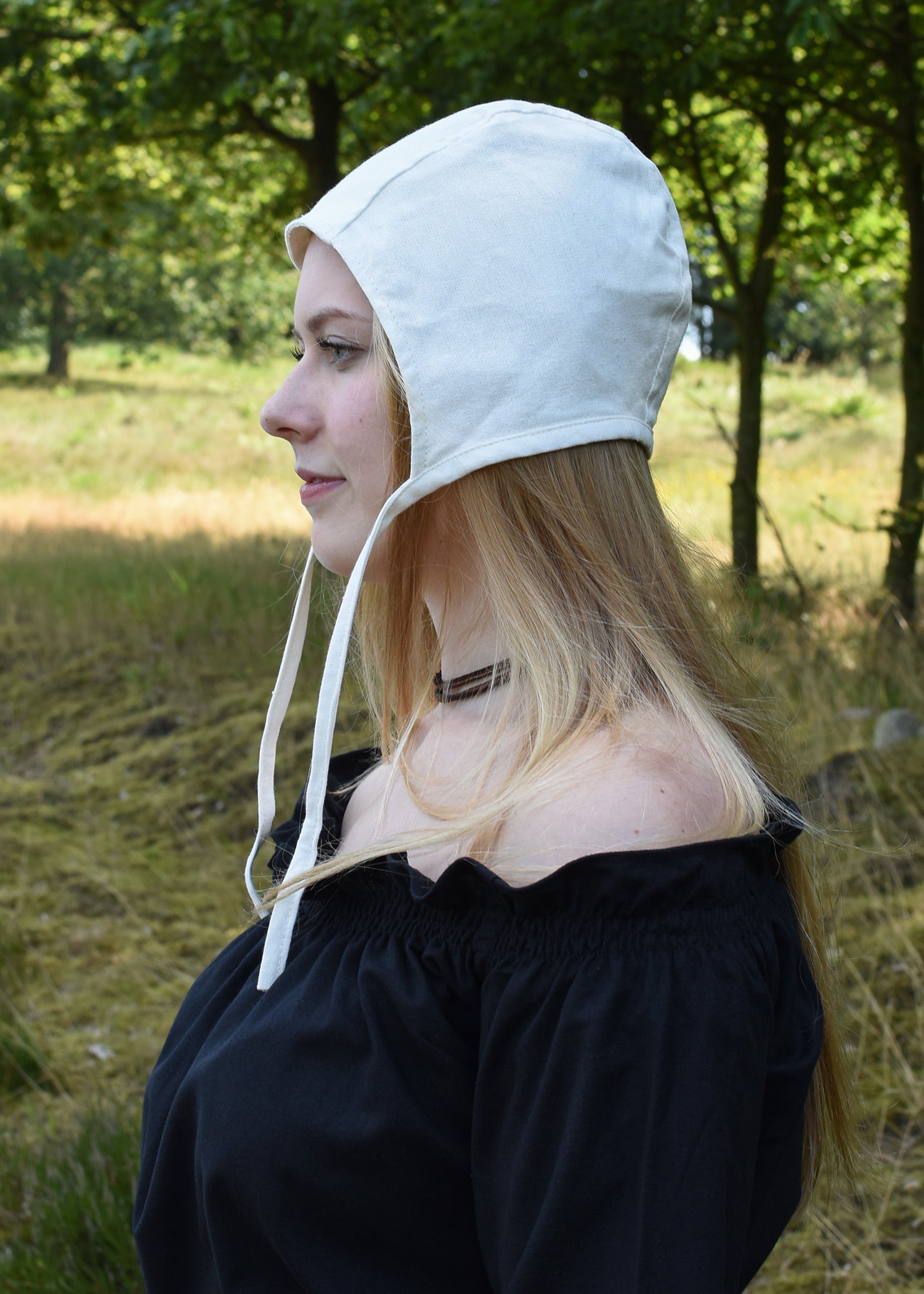 Imagen única de: Capucha Medieval Con Cintas, Diferentes Colores.