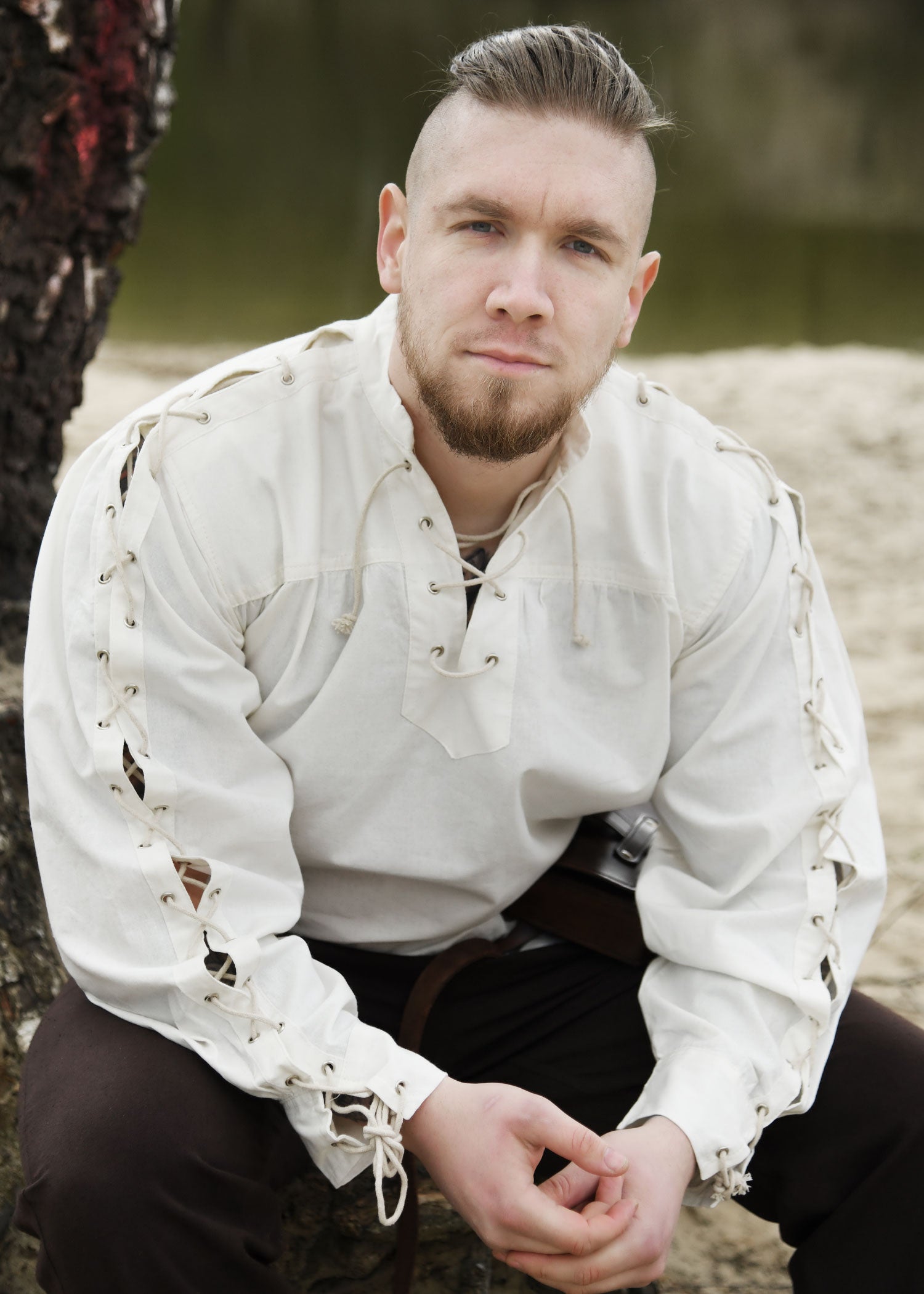 Imagen única de: Camisa Medieval Corvin Con Cordones, Natural