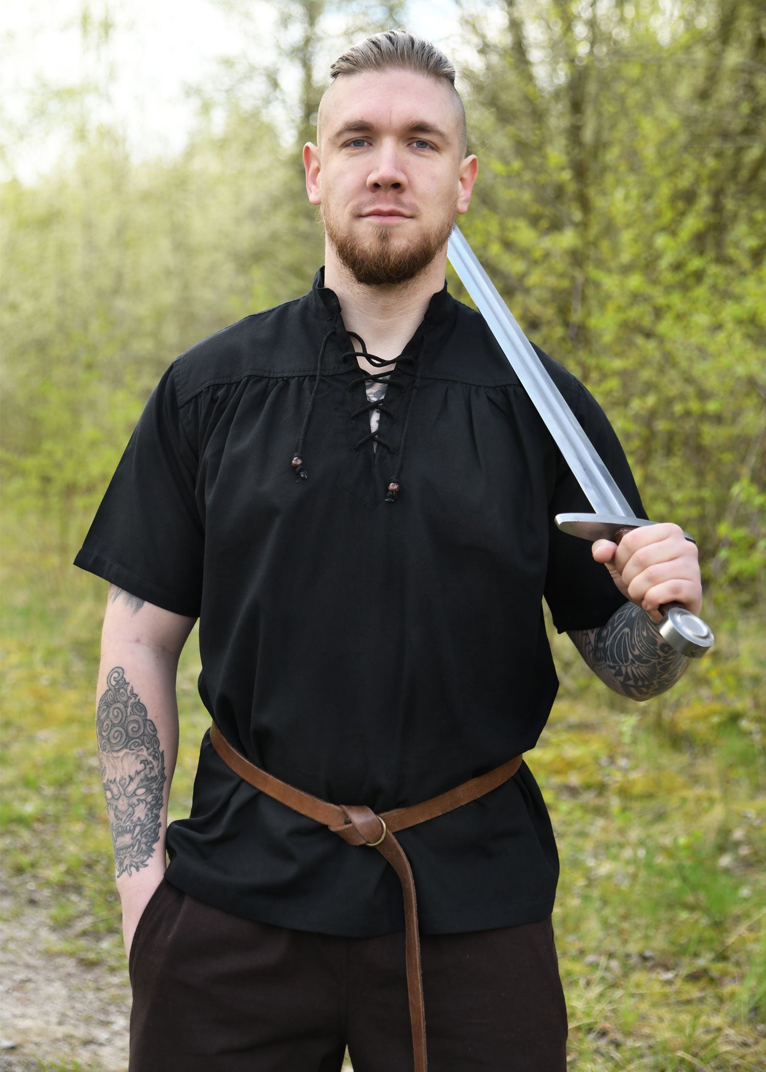 Imagen única de: Camisa Medieval, Manga Corta, Negra.