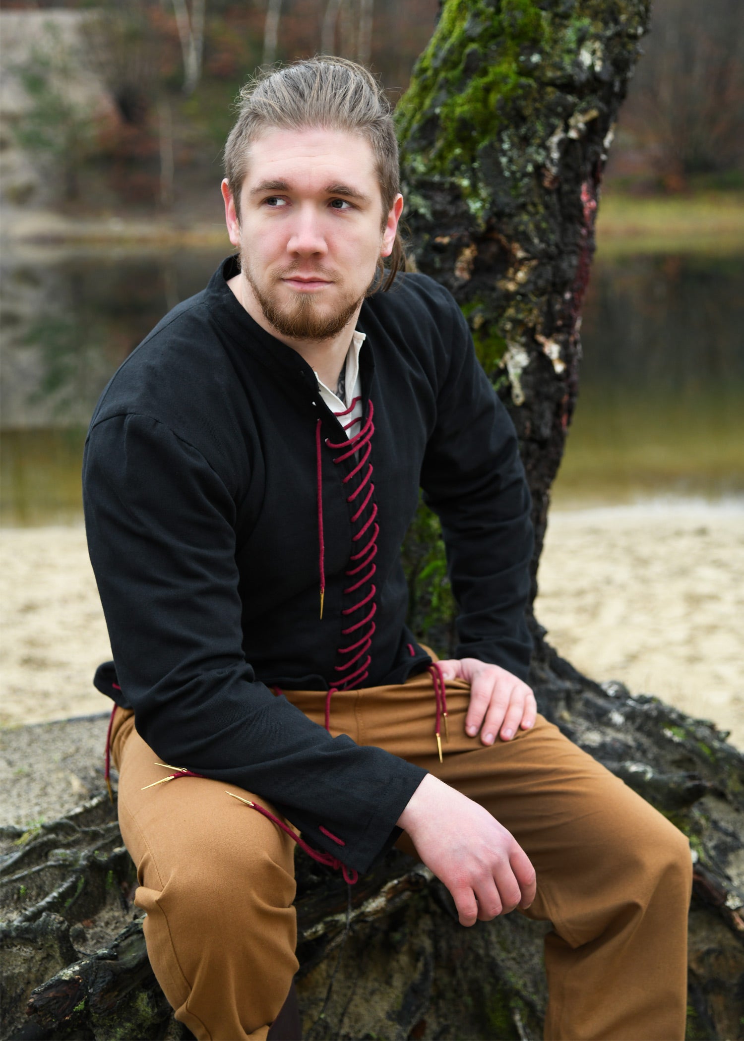 Imagen única de: Jubón Medieval Bernhard Con Cintas Nestel, Negro