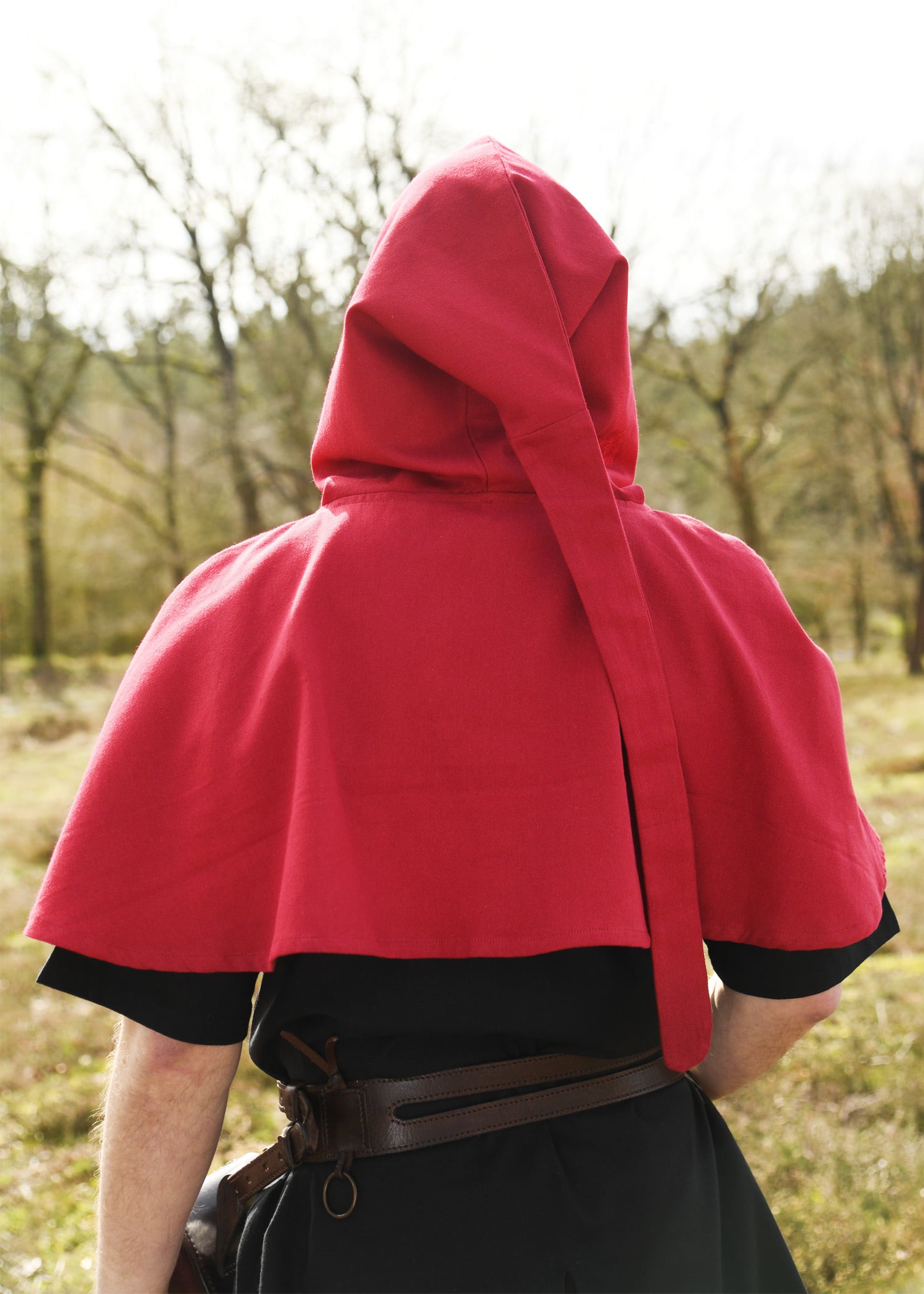 Imagen única de: Gugel Con Una Punta Larga