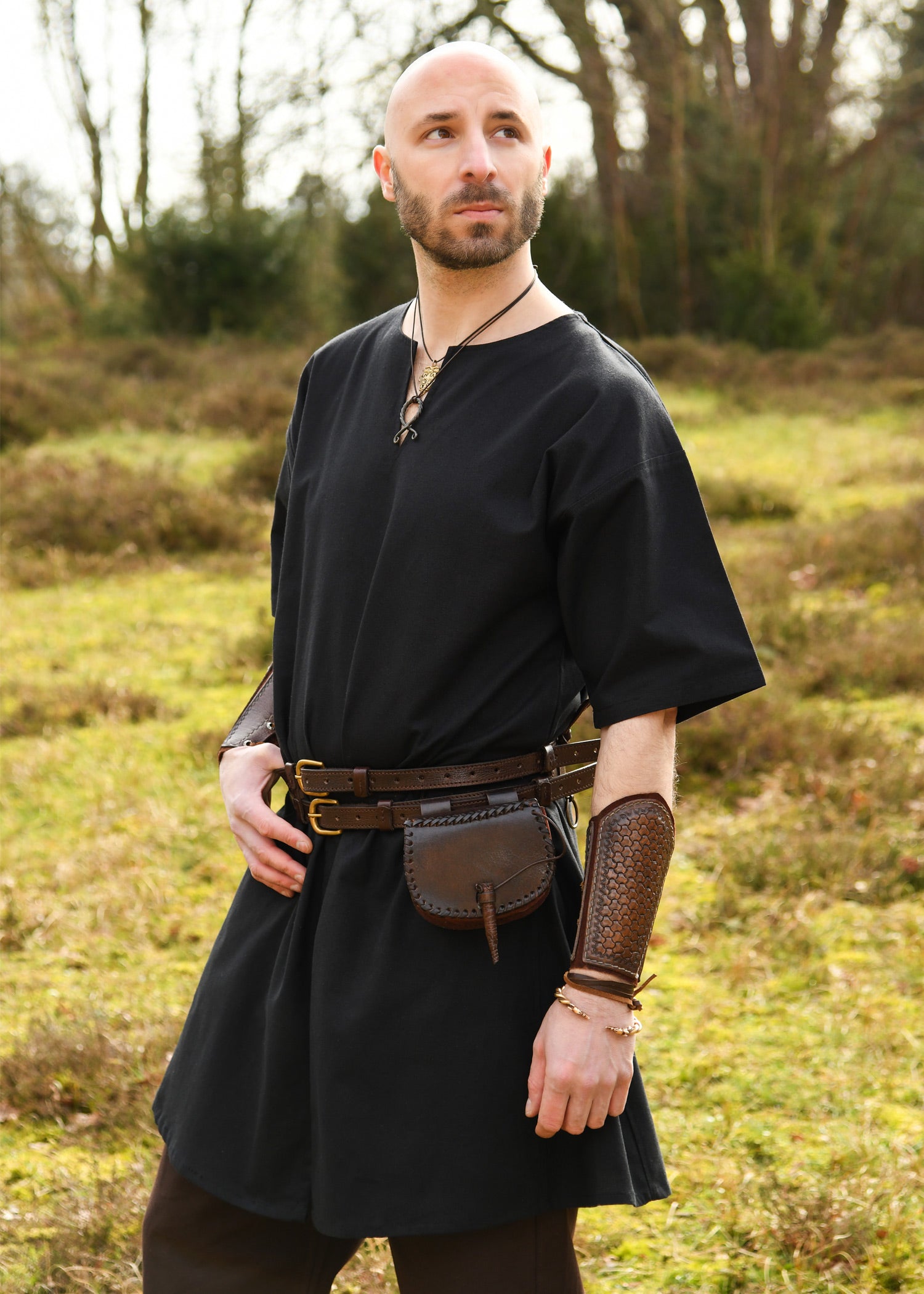 Imagen única de: Túnica Medieval Jasper, Manga Corta, Negro