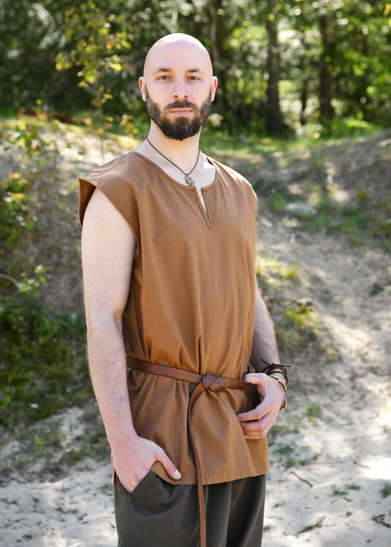 Imagen única de: Túnica Medieval Sencilla Clemente, Sin Mangas, Marrón Beige