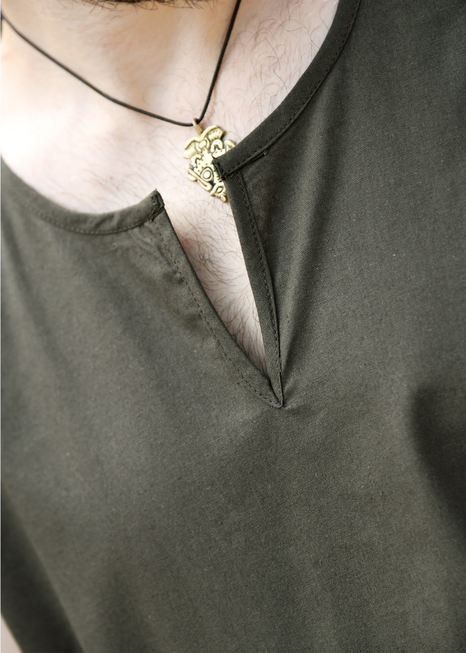 Imagen única de: Túnica Medieval Sencilla Clement, Sin Mangas, Verde Oliva