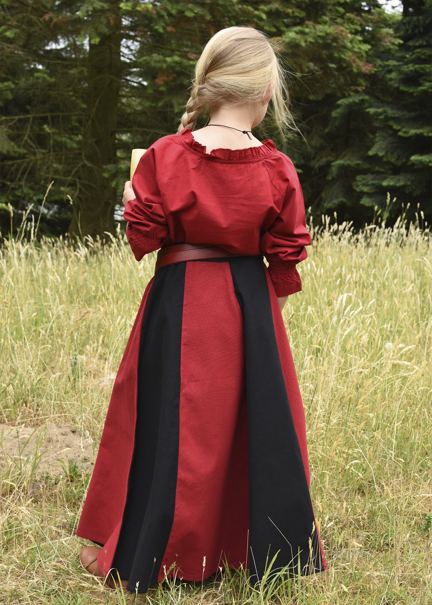 Imagen única de: Falda Medieval Infantil Lucia, Acampanada, Negro/rojo